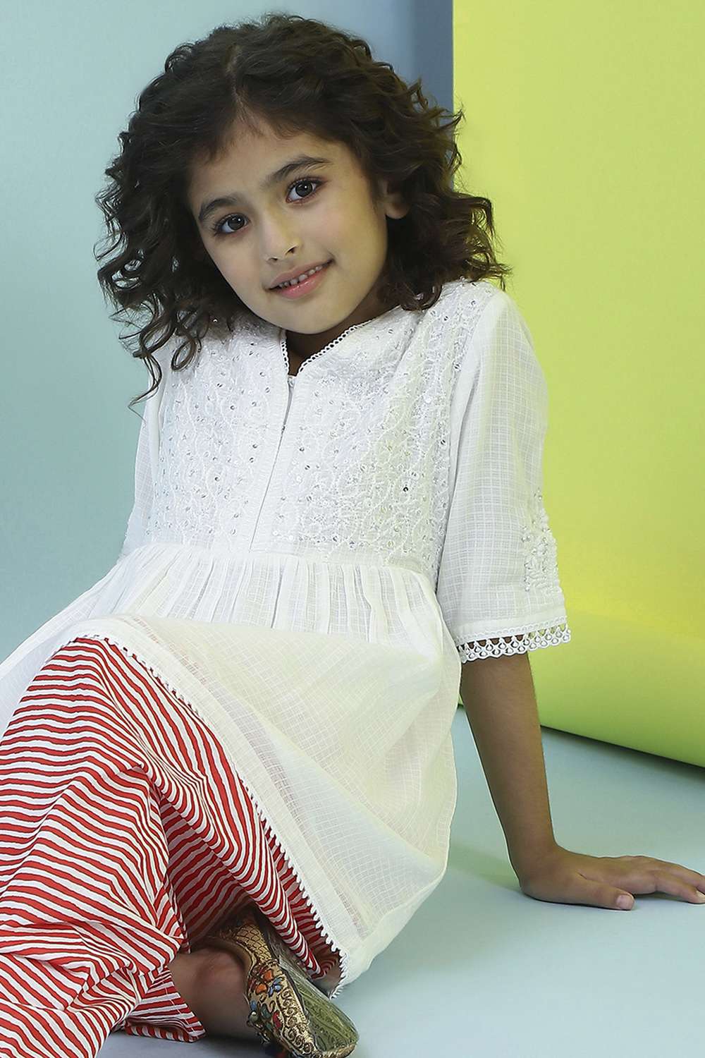 White Cotton Gathered Suit Set image number 7