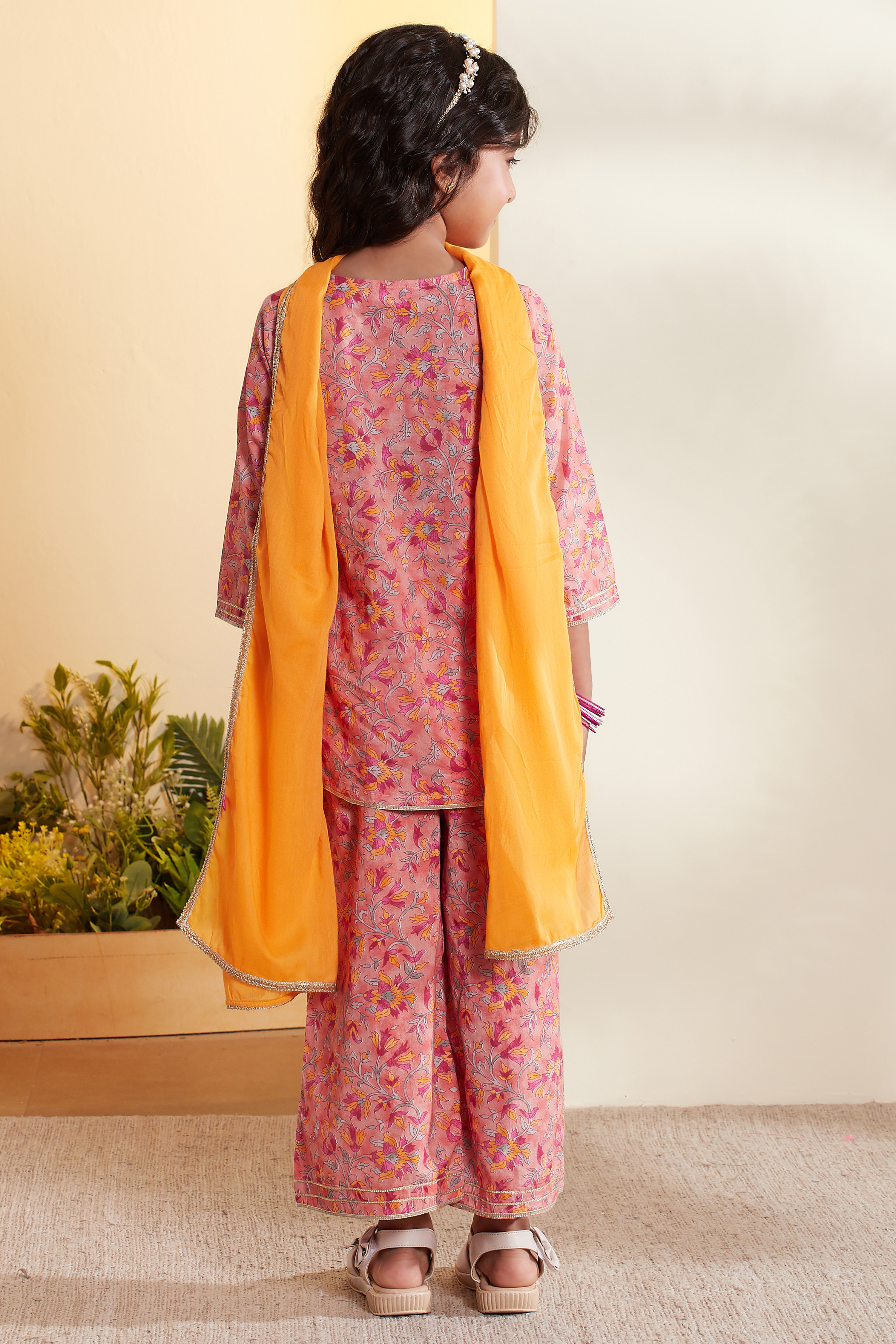 Peach Floral Printed Cotton Straight Kurta Set image number 5