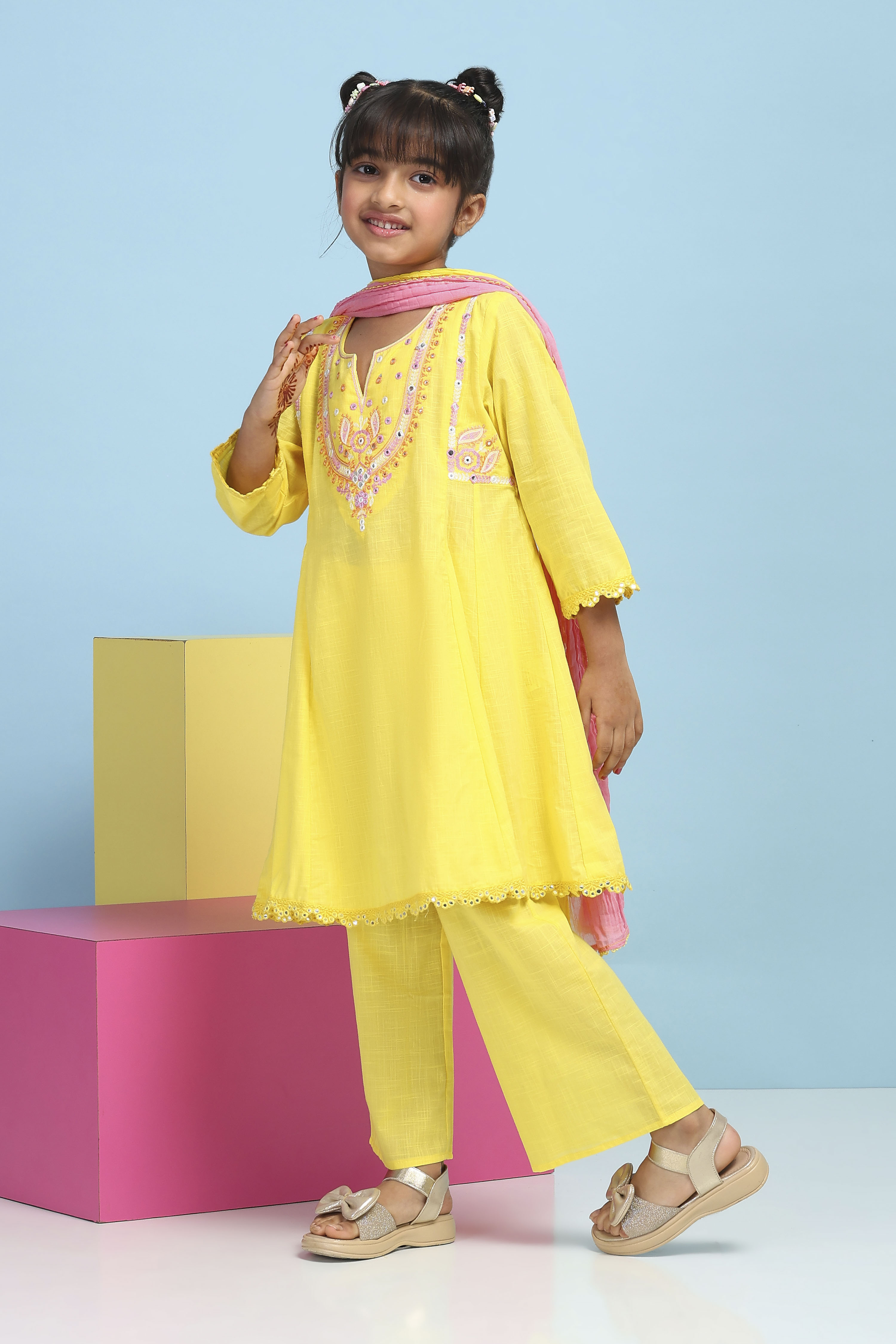 Yellow Cotton Solid A-Line Suit Set image number 3