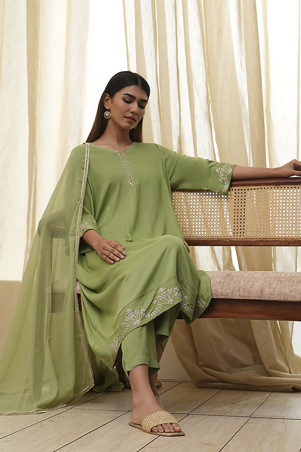 Green Solid A-Line Suit Set image number 0