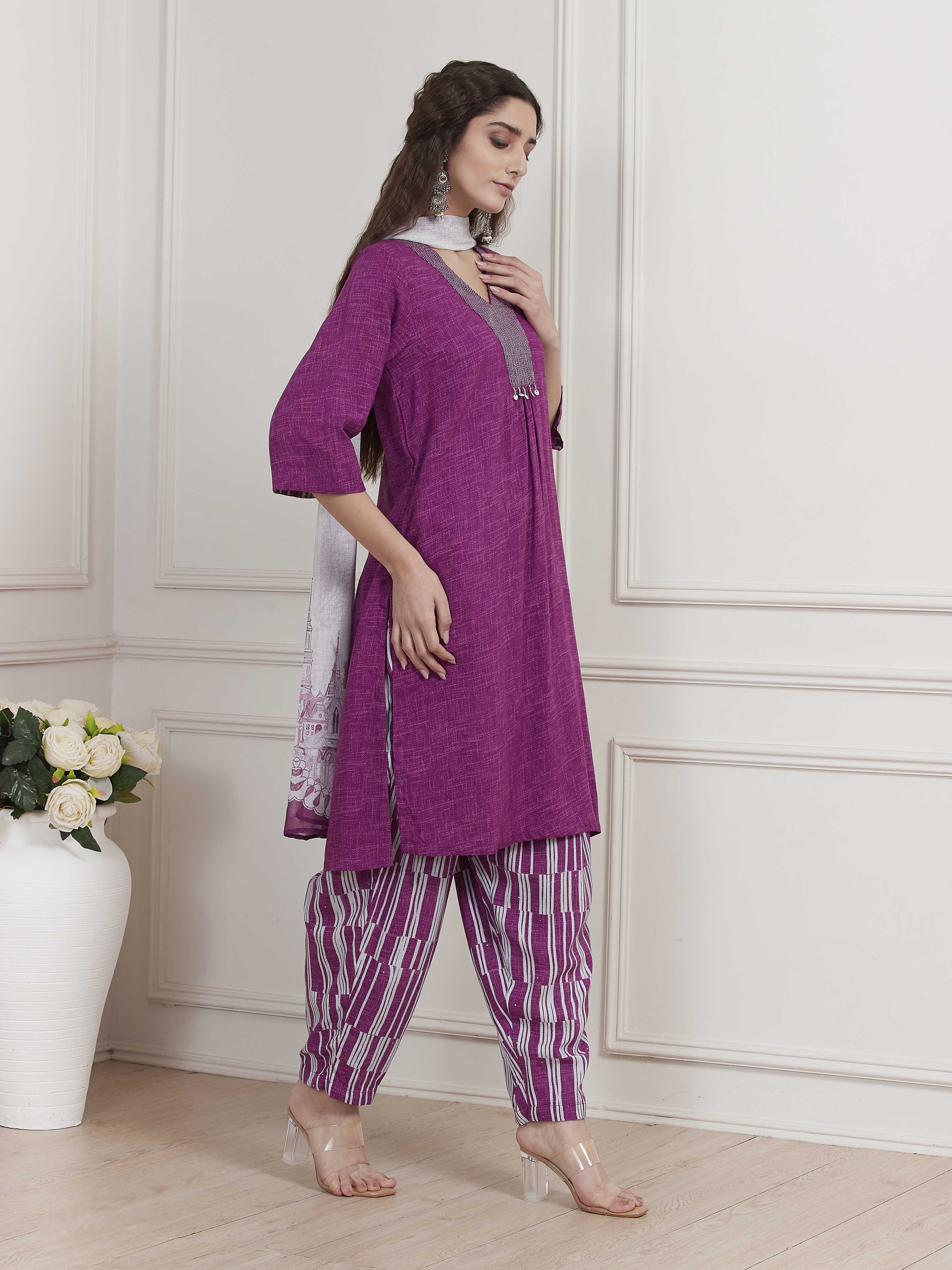 Purple Printed Straight Suit Set image number 5