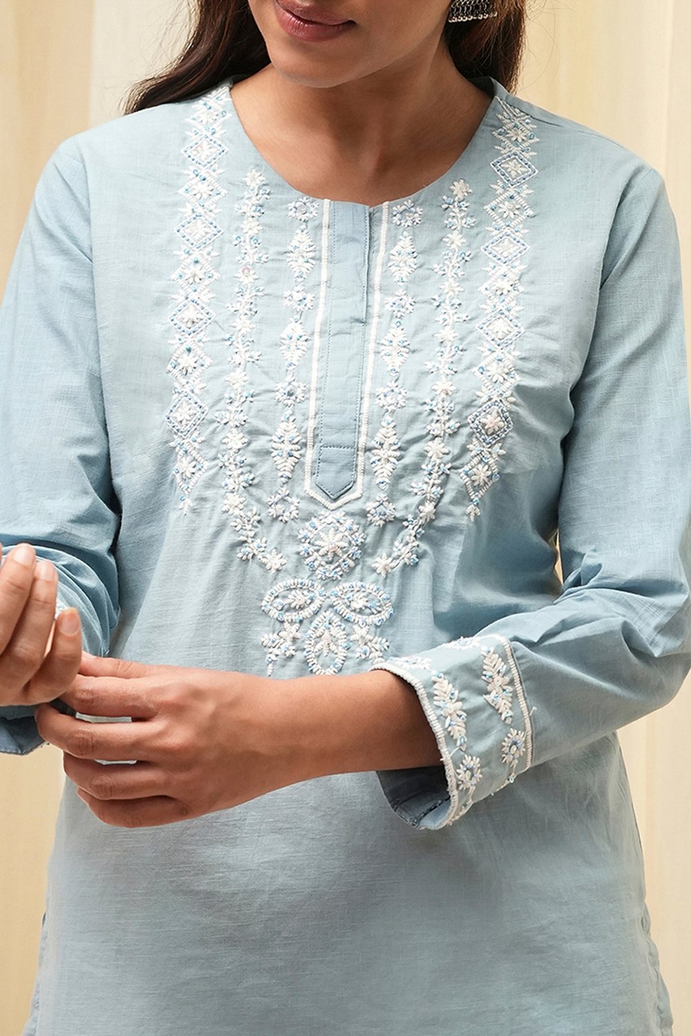 Blue Cotton Embroidered Straight Short Kurta image number 1