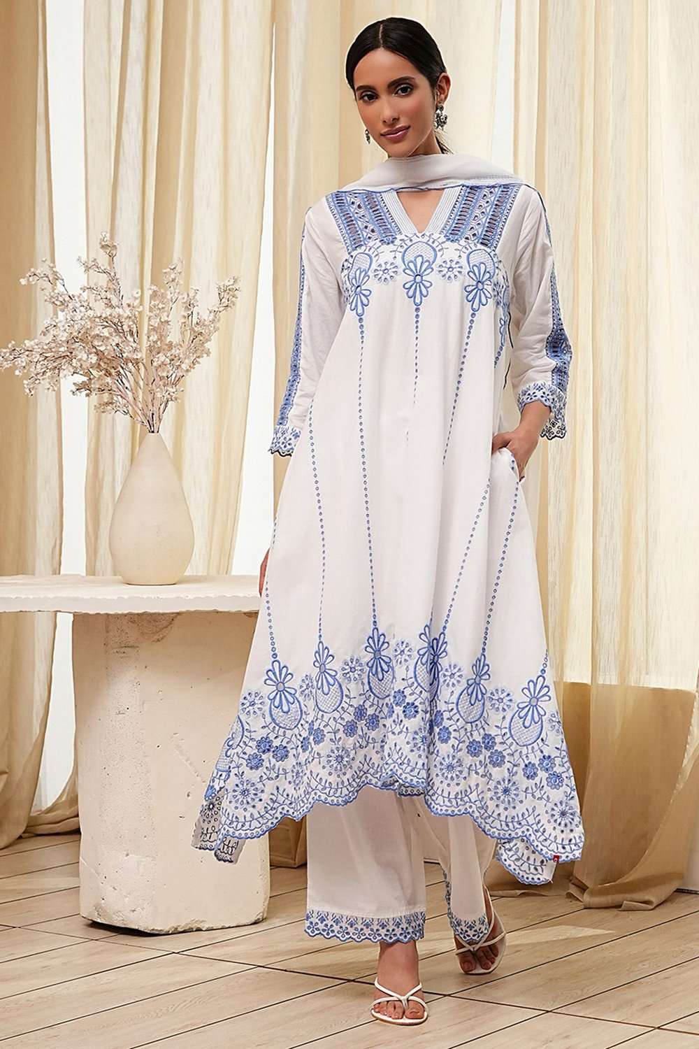 White and Red Cotton Asymmetric Suit Set image number 6