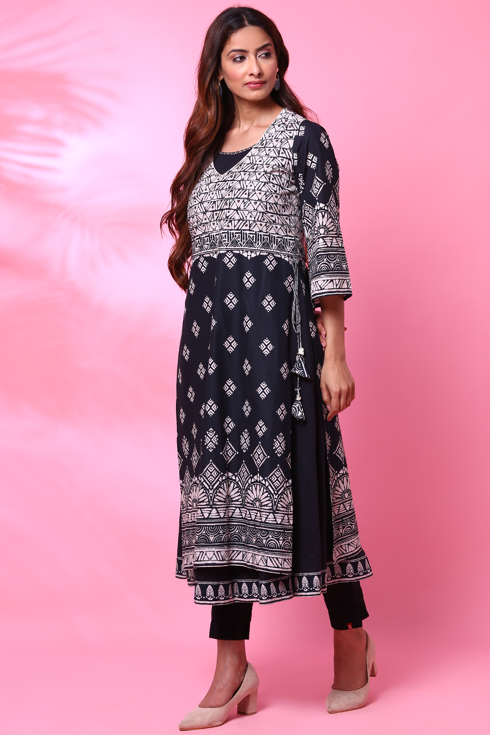 Black Cotton Double Layered Printed Kurta image number 3