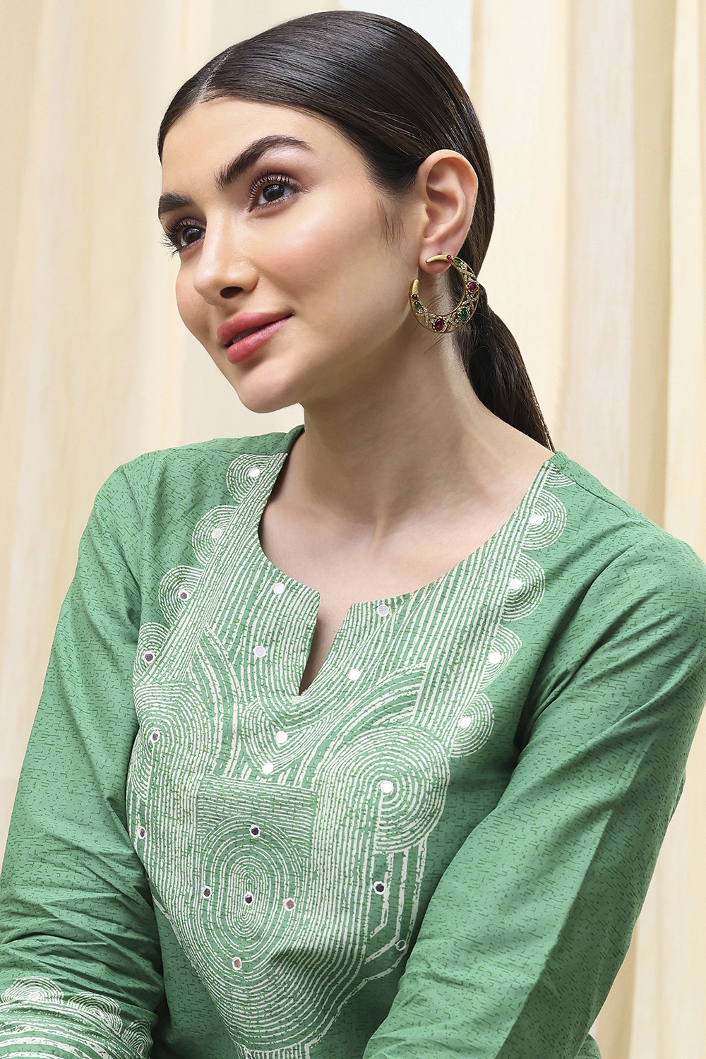 Pink Green Alloy Studs image number 3