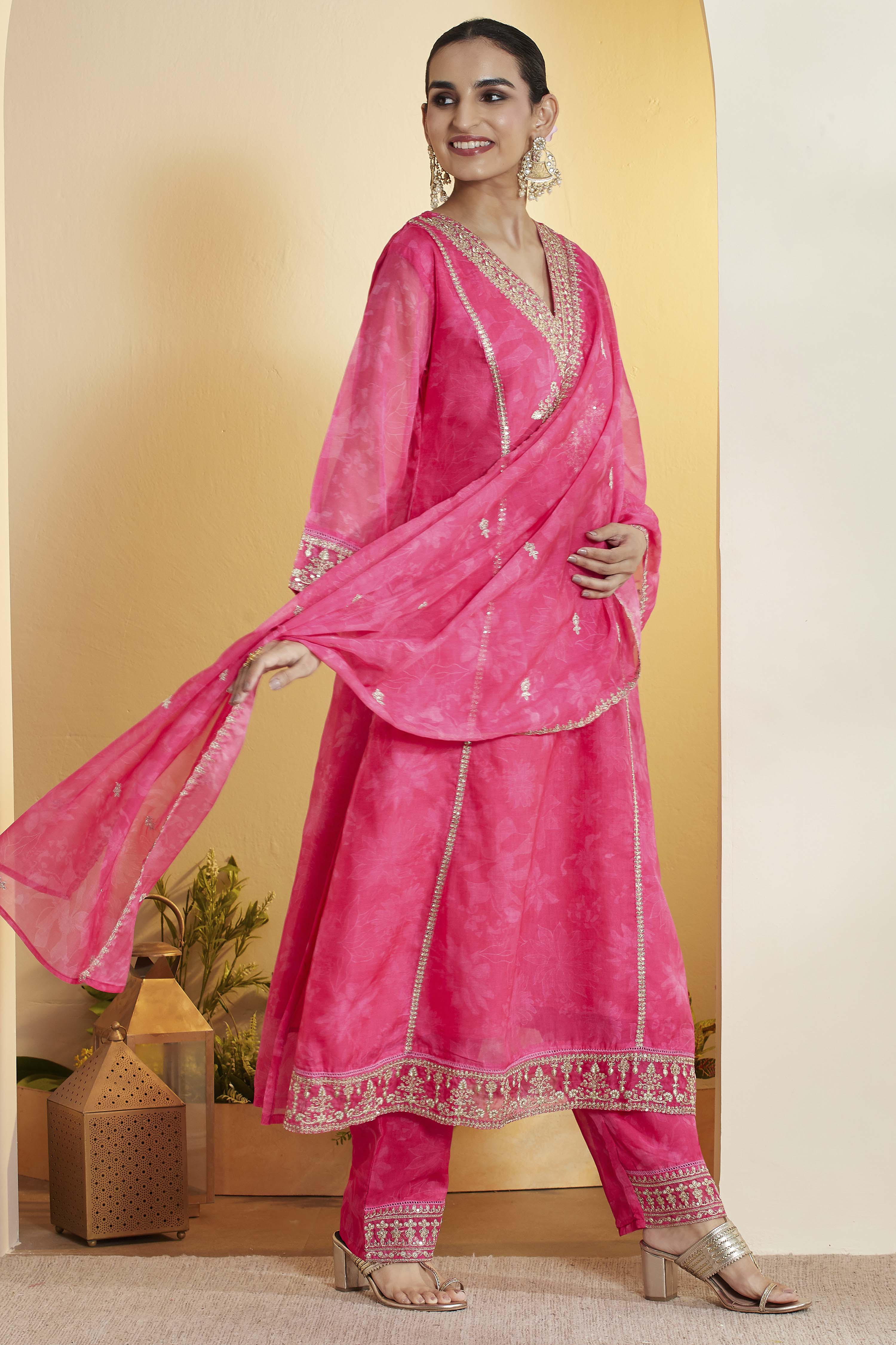 Pink Polyester Straight Suit Set image number 5