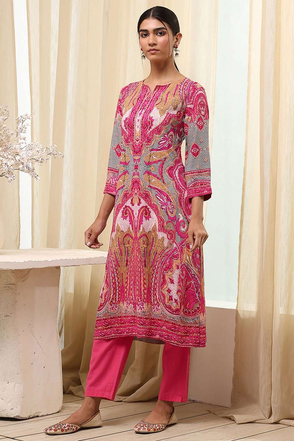 Red and Blue Printed Straight Kurta image number 2