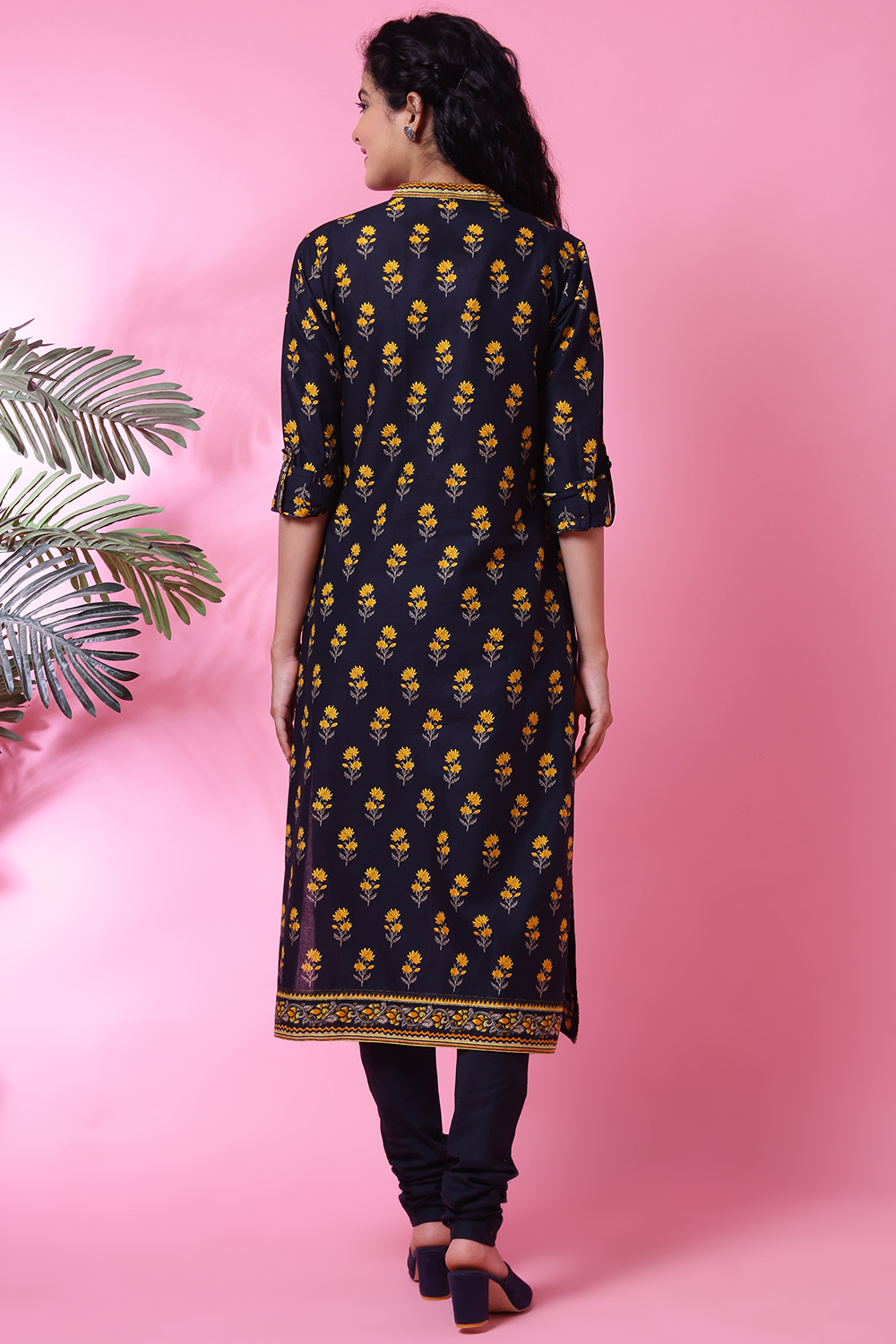 Black Cotton Kurta Churidar Set image number 6