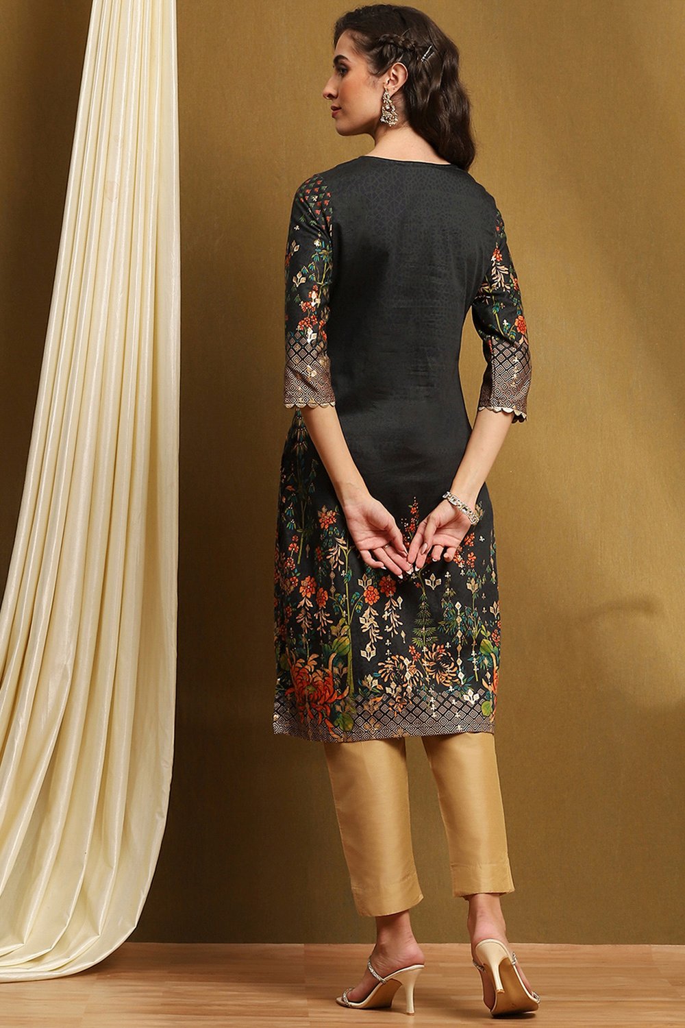 Black Cotton Floral Printed Straight Kurta image number 3