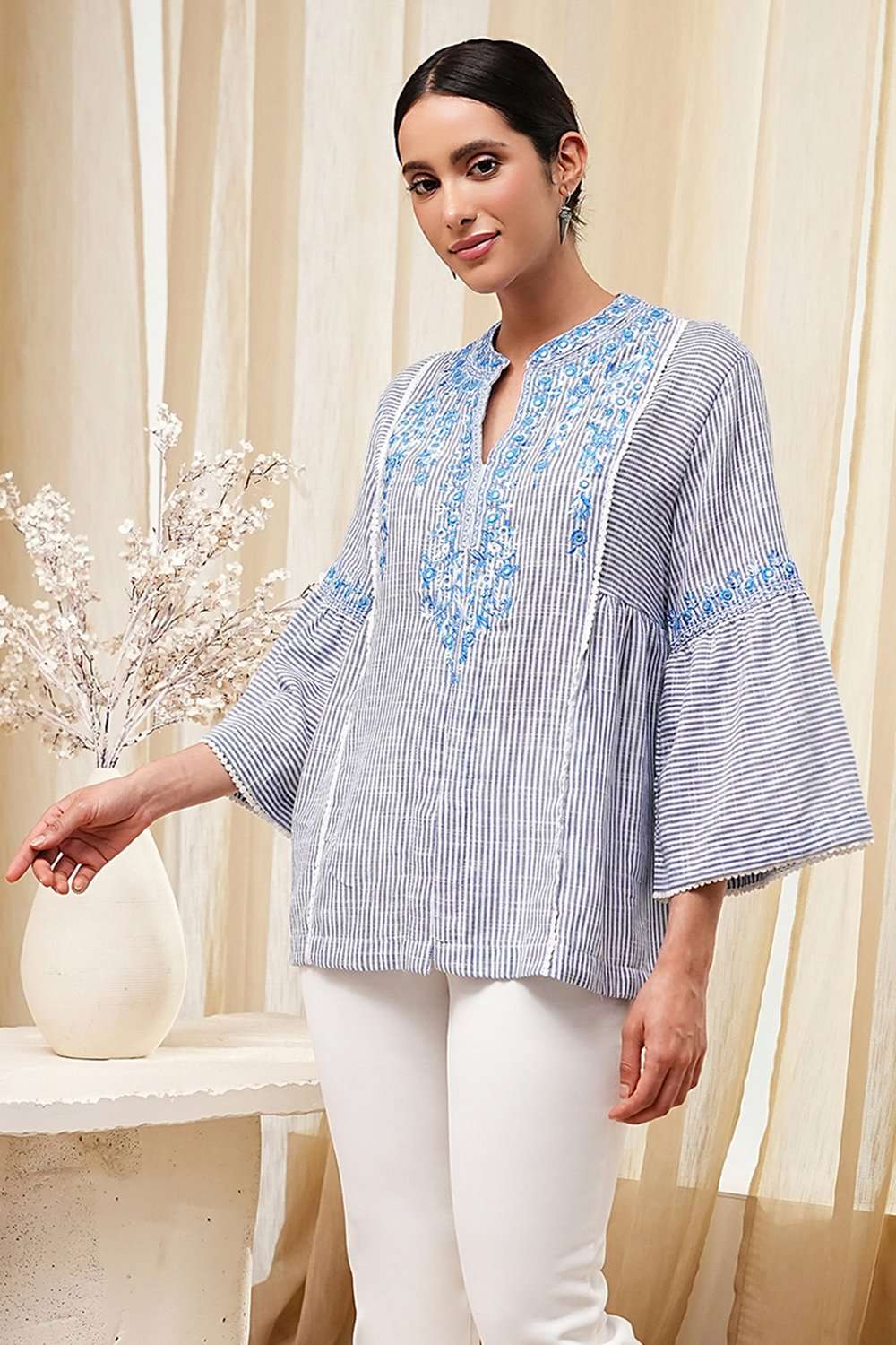 Blue Straight Short Kurta image number 2