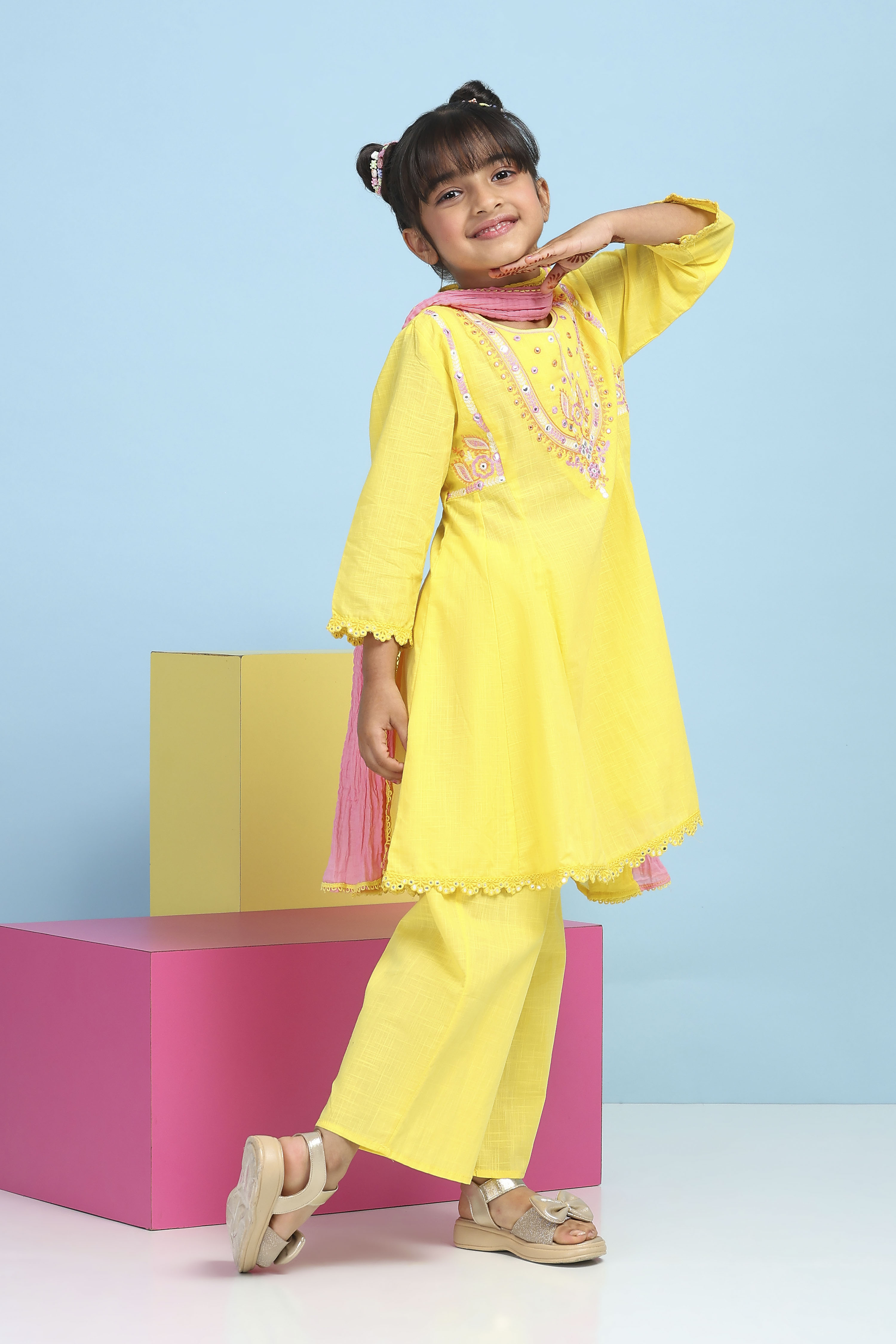 Yellow Cotton Solid A-Line Suit Set image number 5