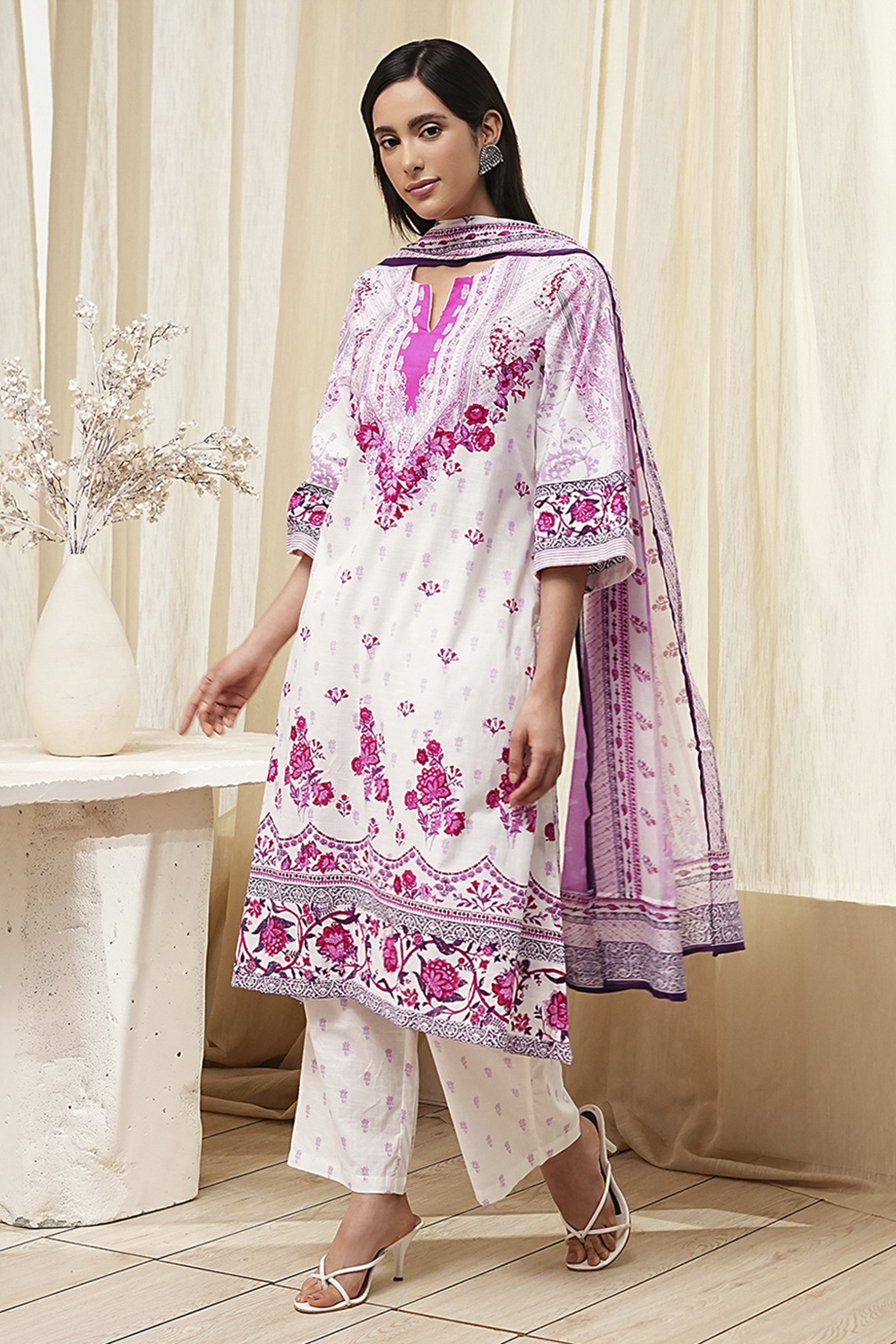 White and Pink Cotton Printed Straight Suit Set image number 3