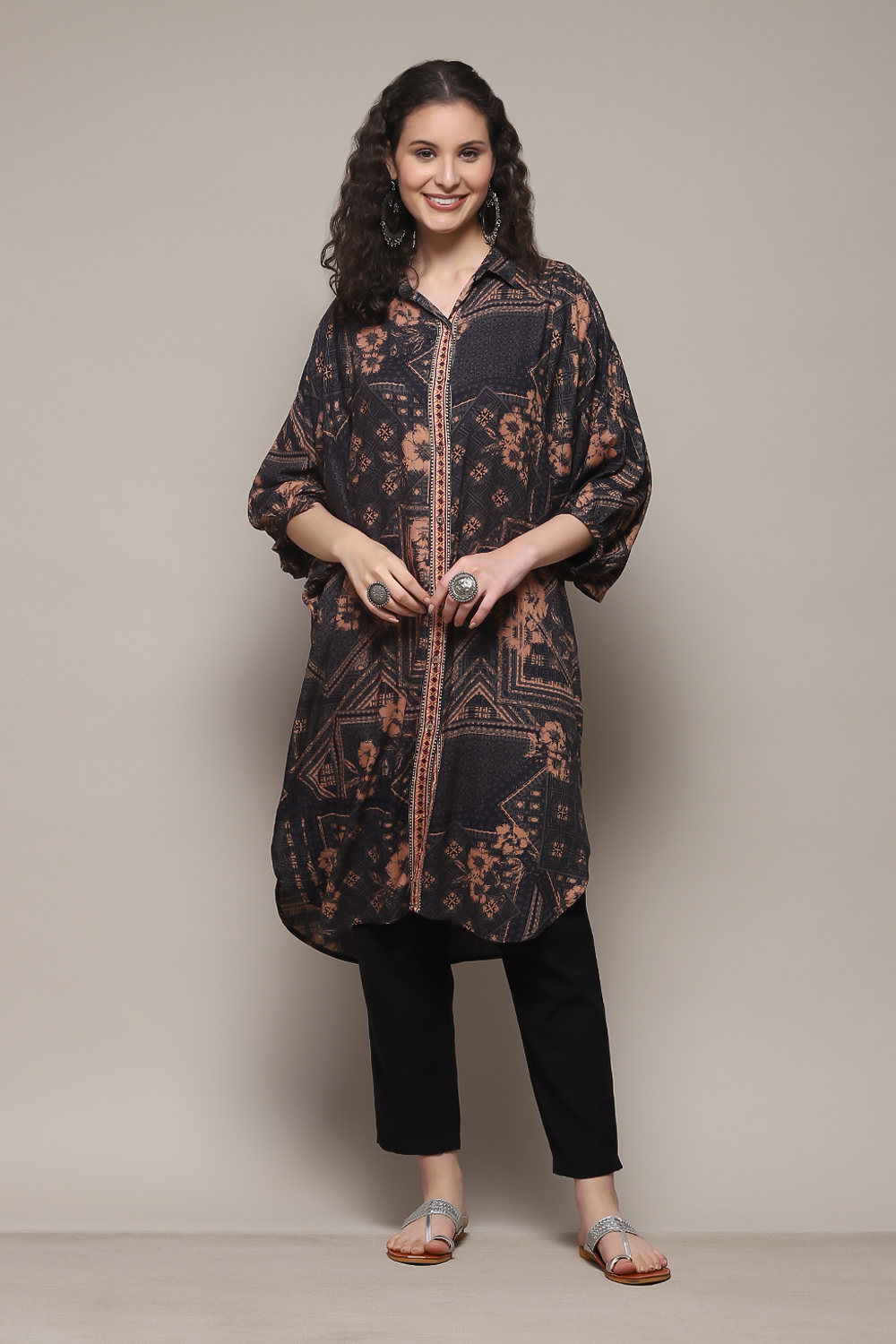 Black Printed High-Low Relaxed Fit Kurta image number 5