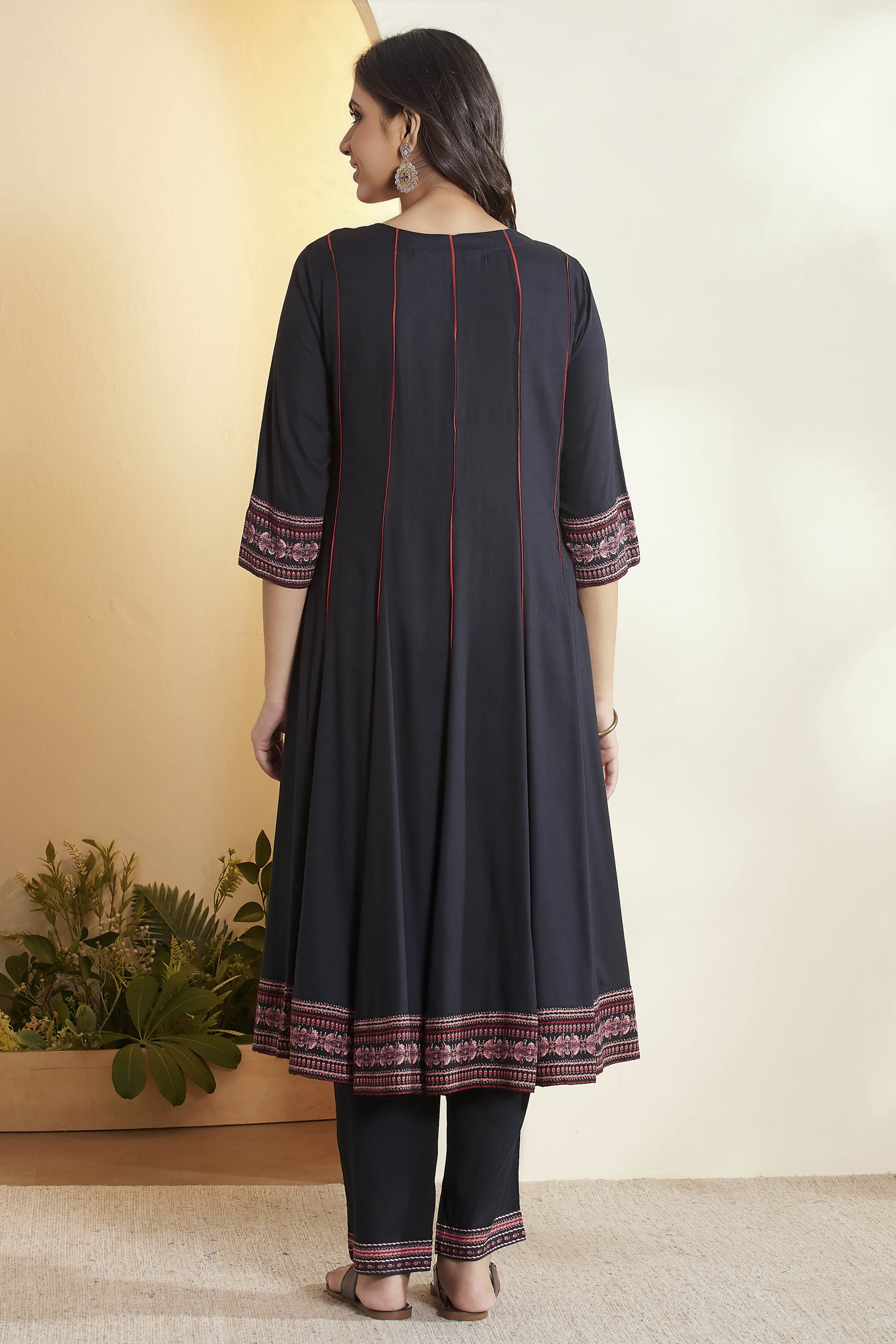 Black Viscose Rayon Kalidar Suit Set image number 6