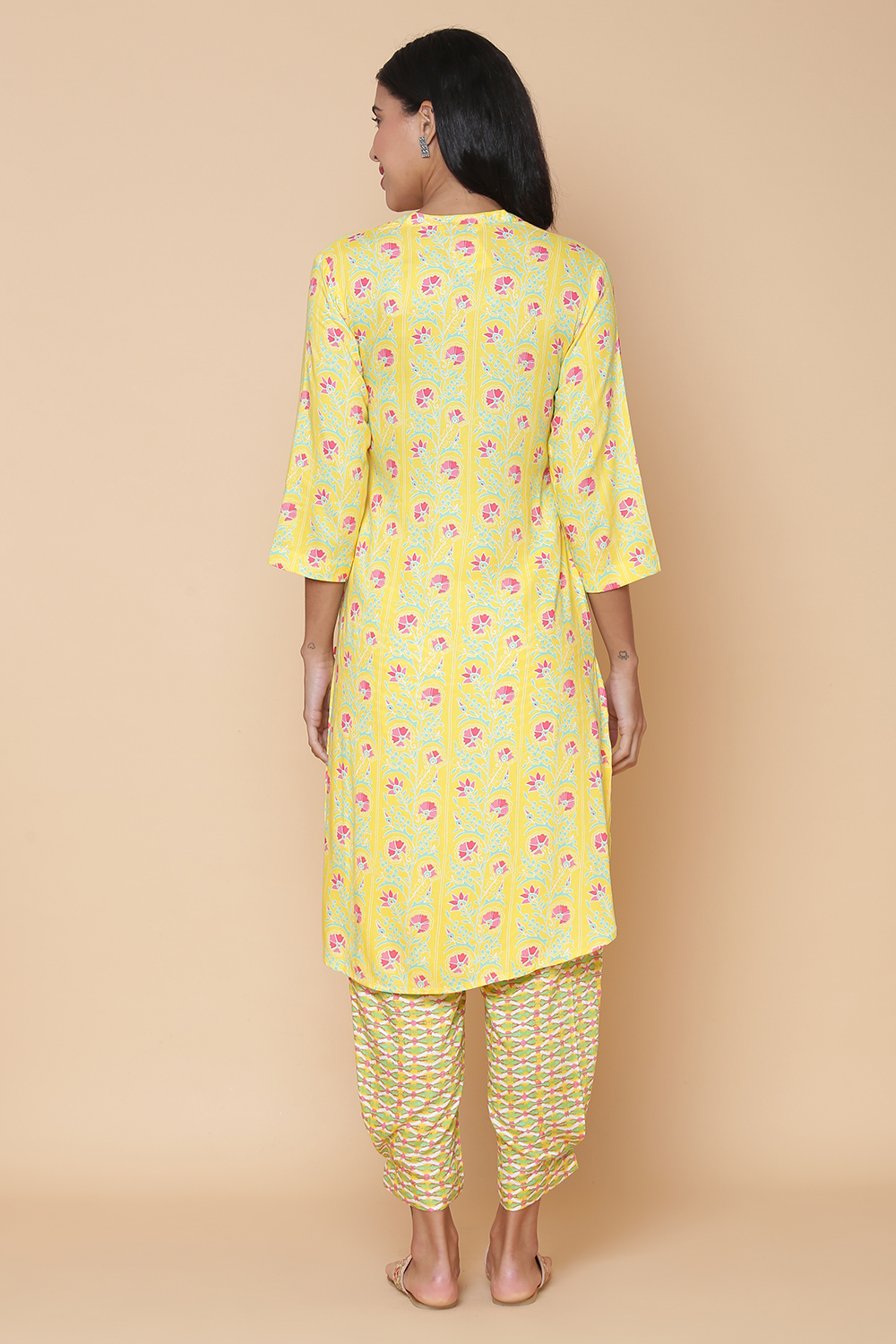 Yellow Rayon Straight Kurta Pants Set image number 7