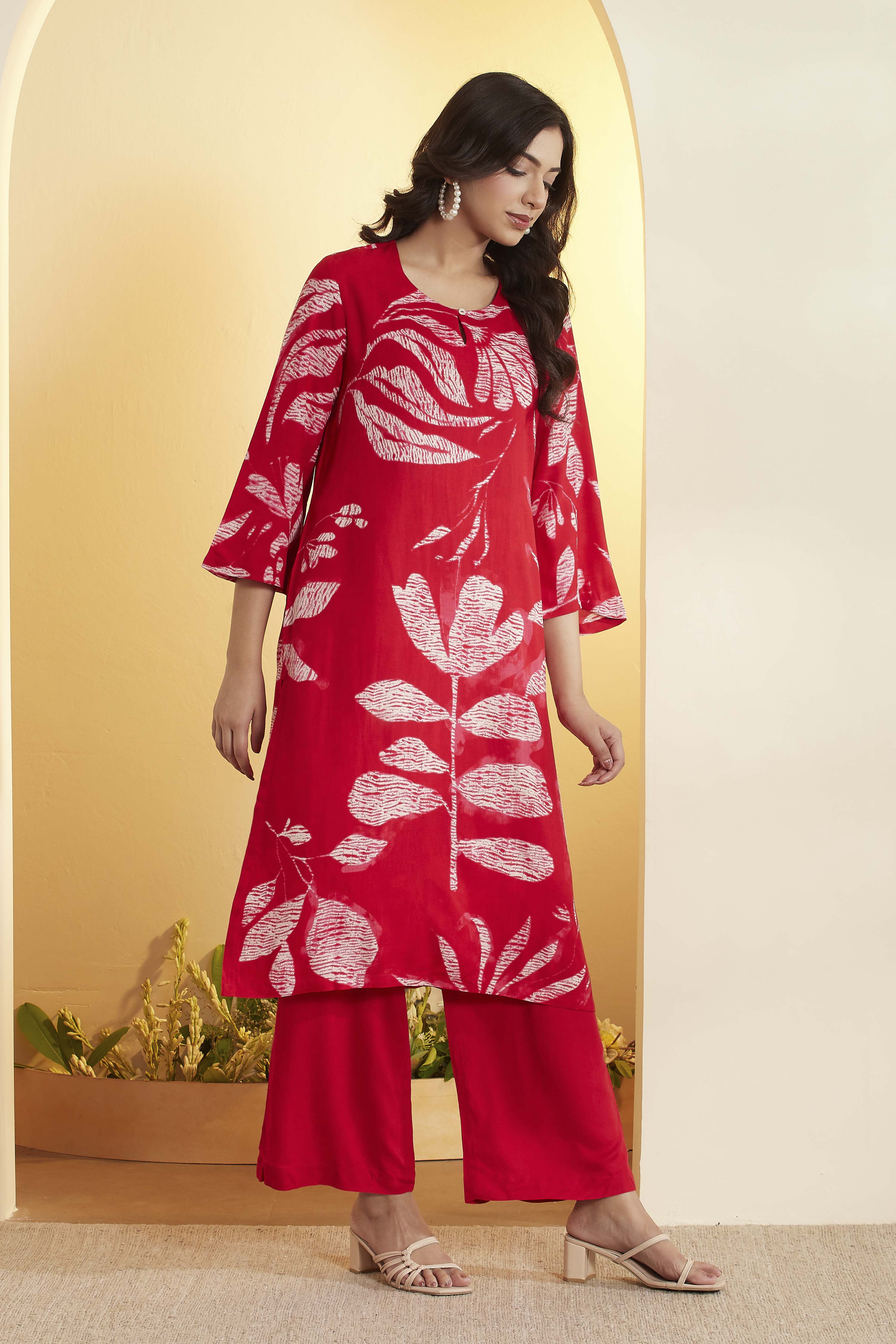 Red Viscose Rayon Leaf Printed A-Line Kurta Set image number 4