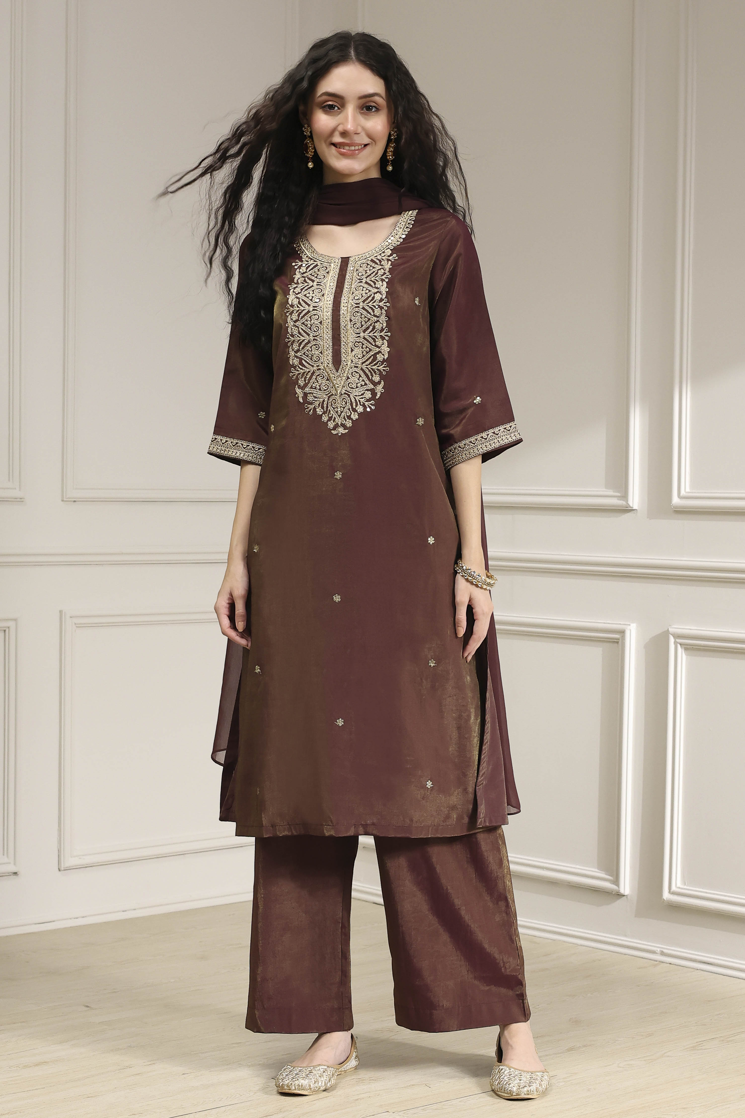 Green Embroidered Straight Suit Set image number 6