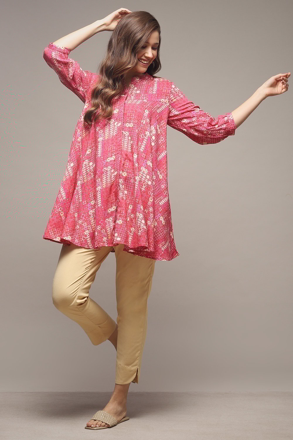 Navy LIVA Printed Kurti image number 0