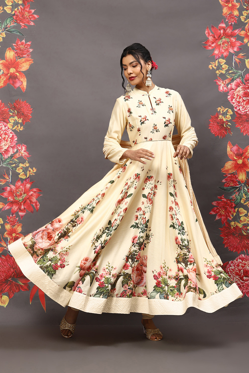 Off White Cotton Blend Anarkali Kurta Suit Set image number 7