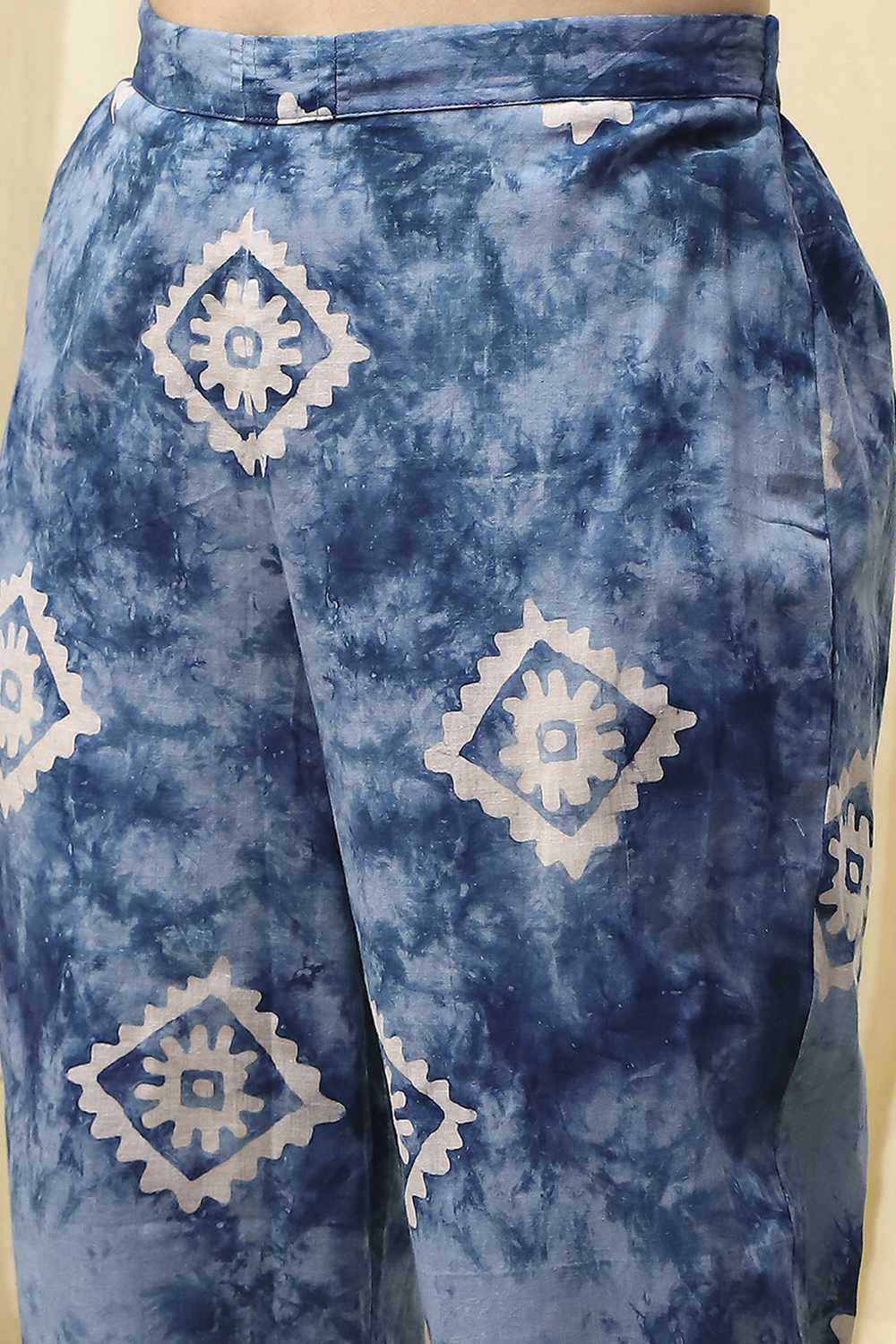 Blue Cotton  Unstitched Suit Set image number 3