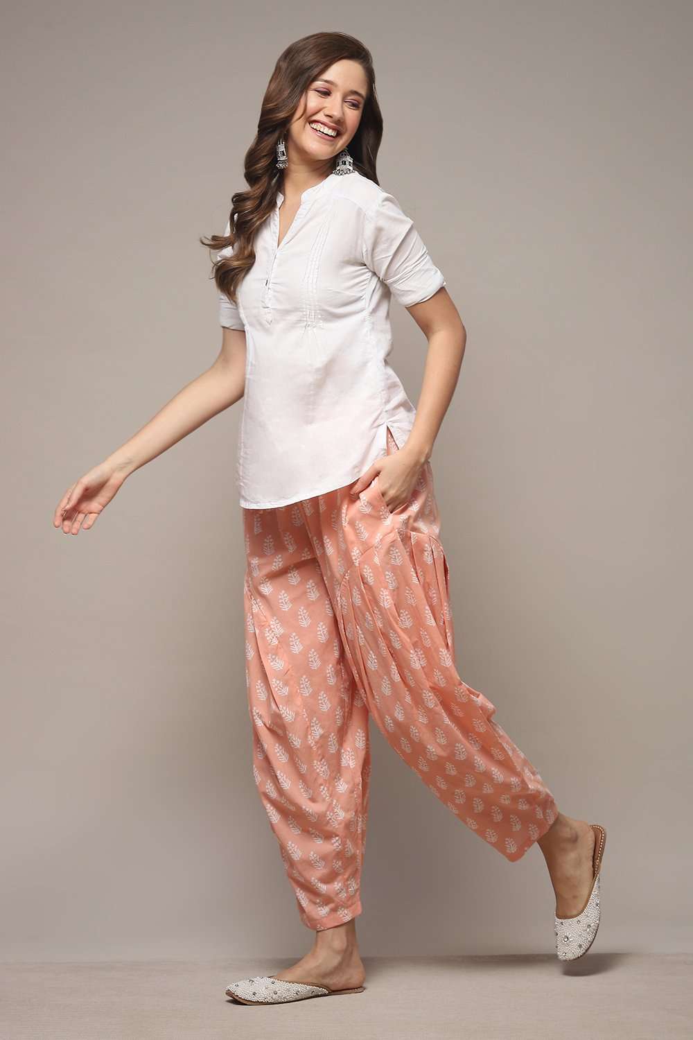 White Blue Cotton Printed Relaxed Salwar image number 0