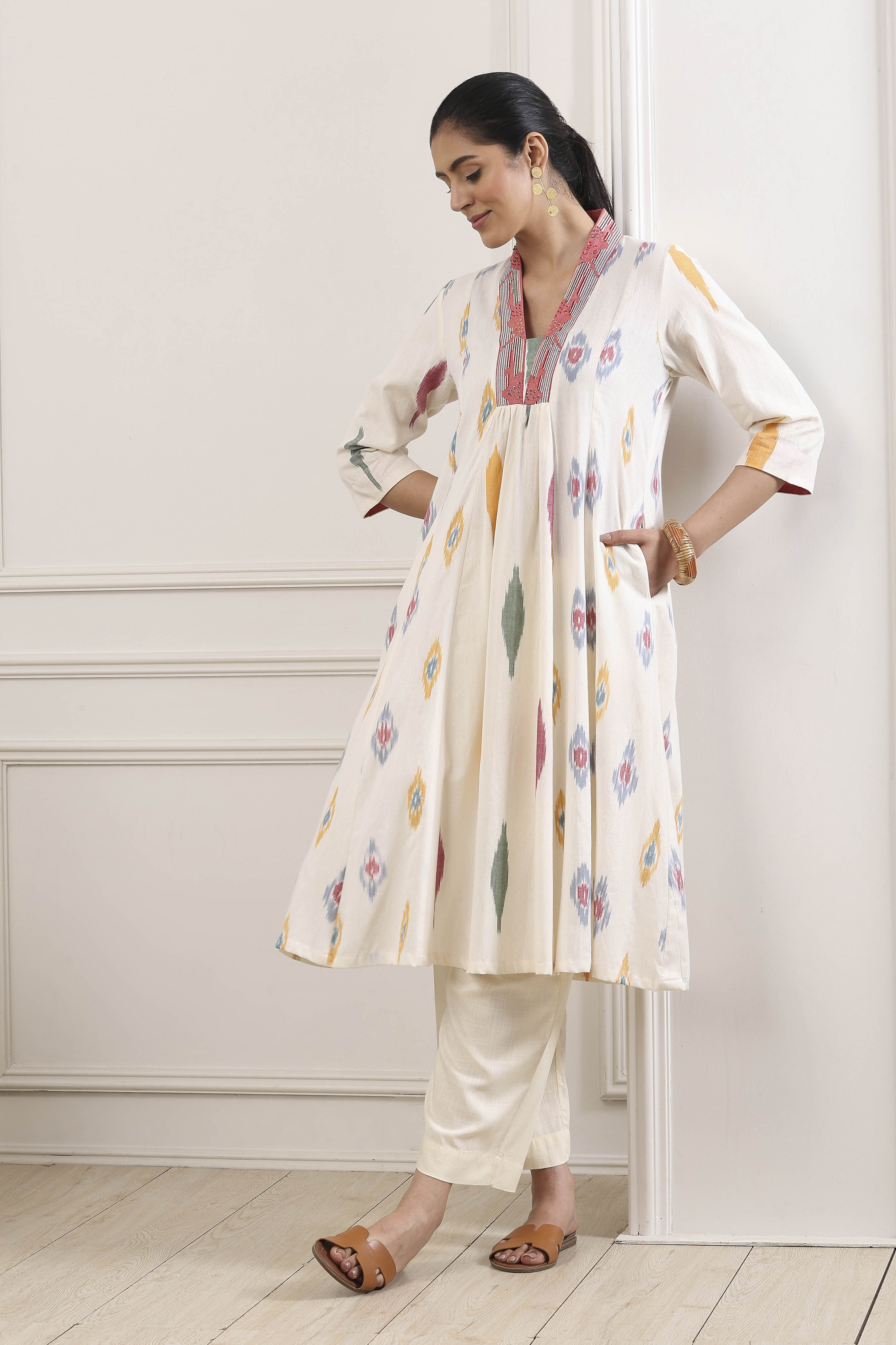 Off White Cotton A-Line Kurta image number 0