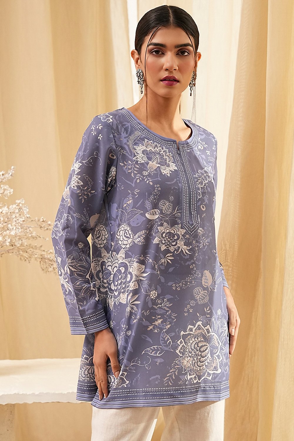 Blue Floral Printed Short Straight Kurta image number 0