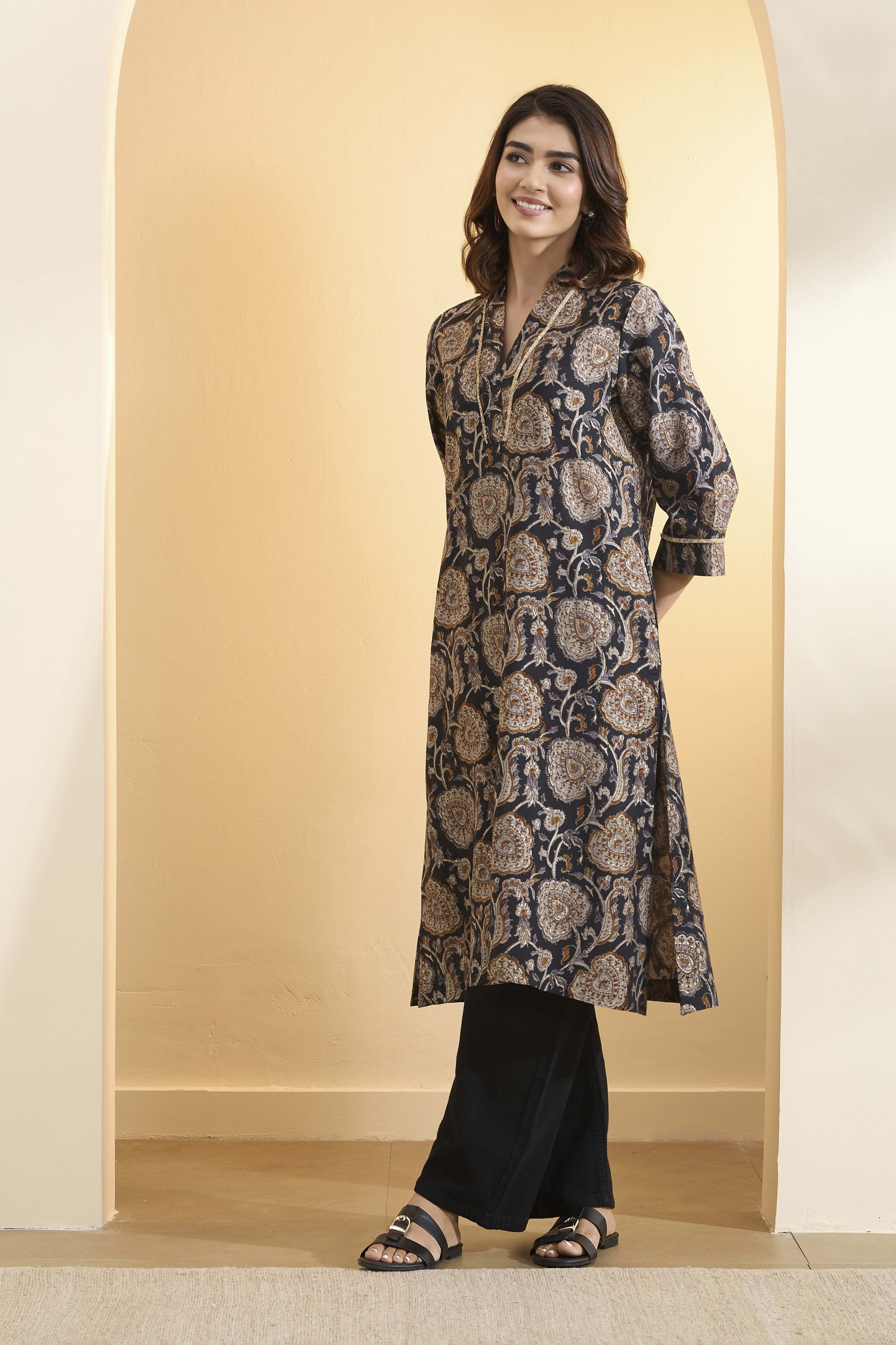 Black Poly Viscose Floral Straight Kurta image number 2