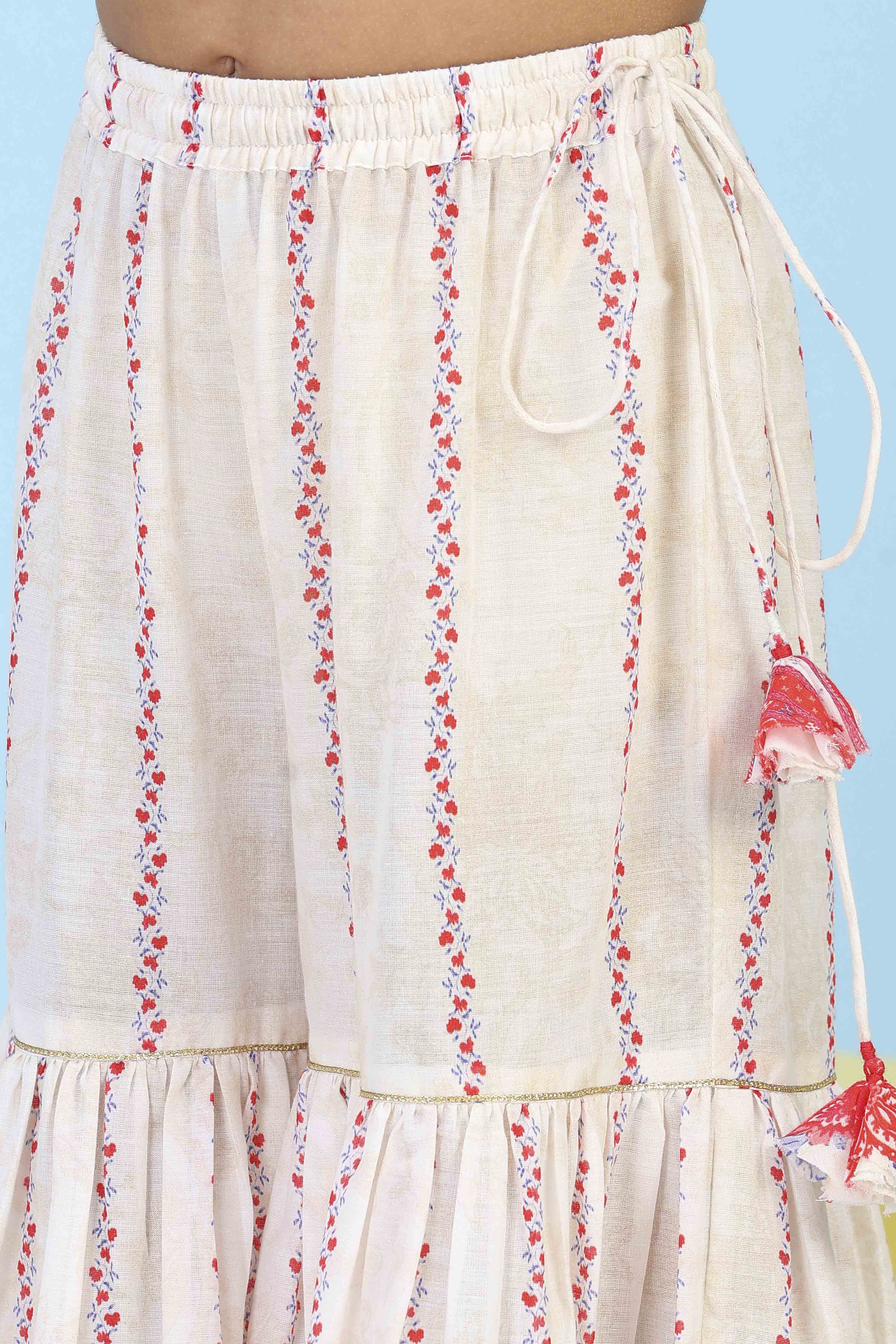 Off White Cotton Printed Gathered Suit Set image number 2