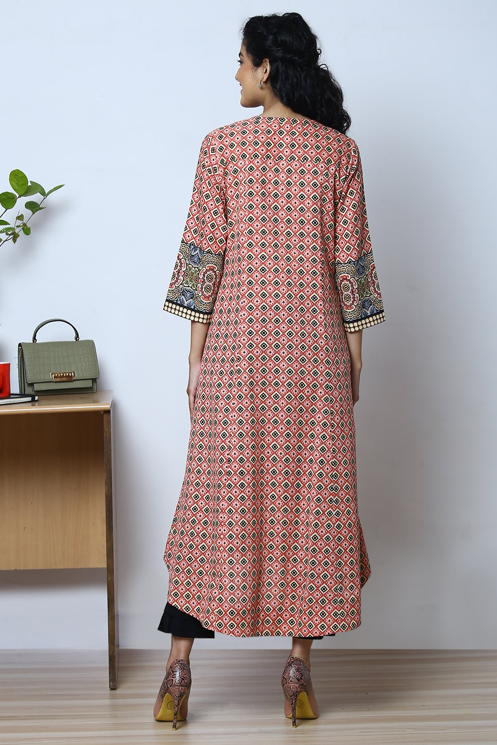 Pink Cotton Flax Printed Kurta image number 5