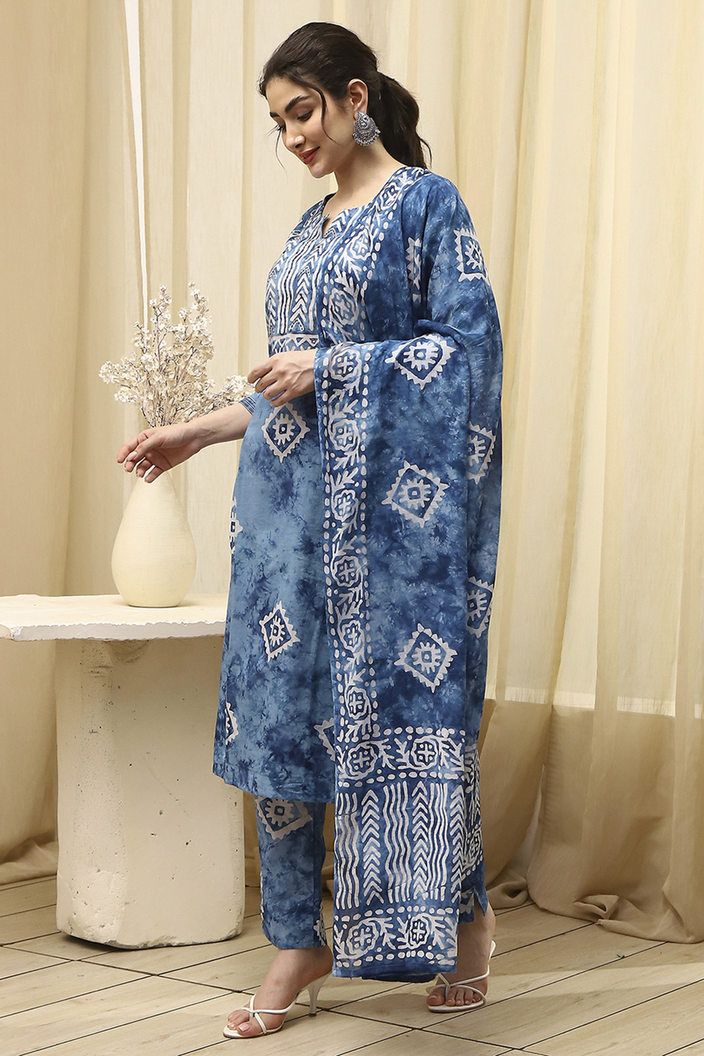 Blue Cotton  Unstitched Suit Set image number 4