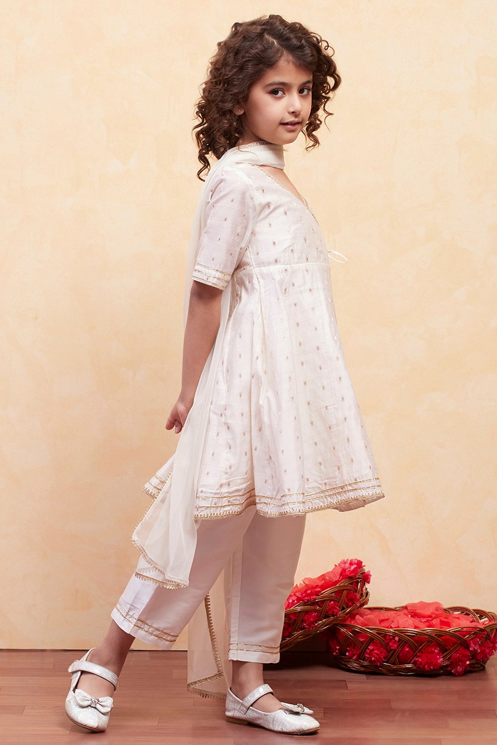 White Polyester Anarkali Suit Set image number 5