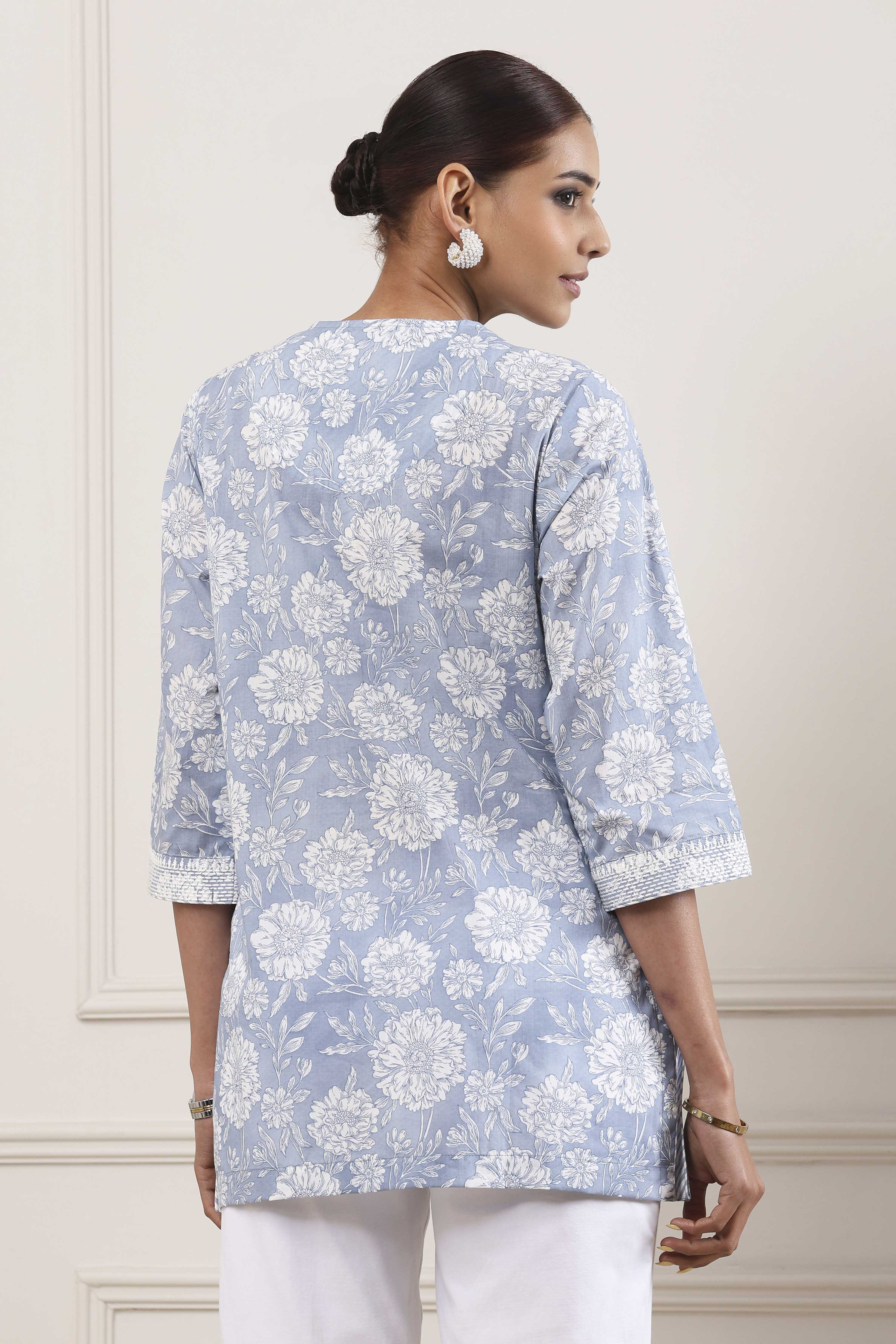 Powder Blue Cotton Printed Short Kurta image number 4