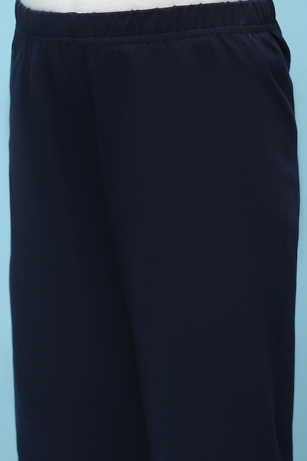 Fuchsia Cotton Lycra Regular Fit Capri image number 1