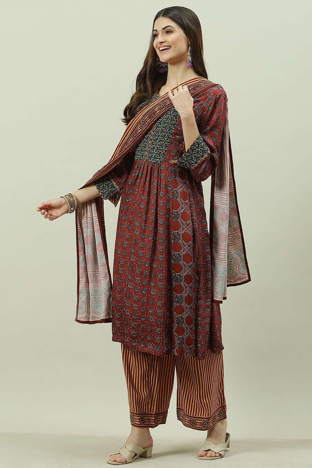 Maroon and Green Viscose Flared Kurta Palazzo Suit Set image number 2