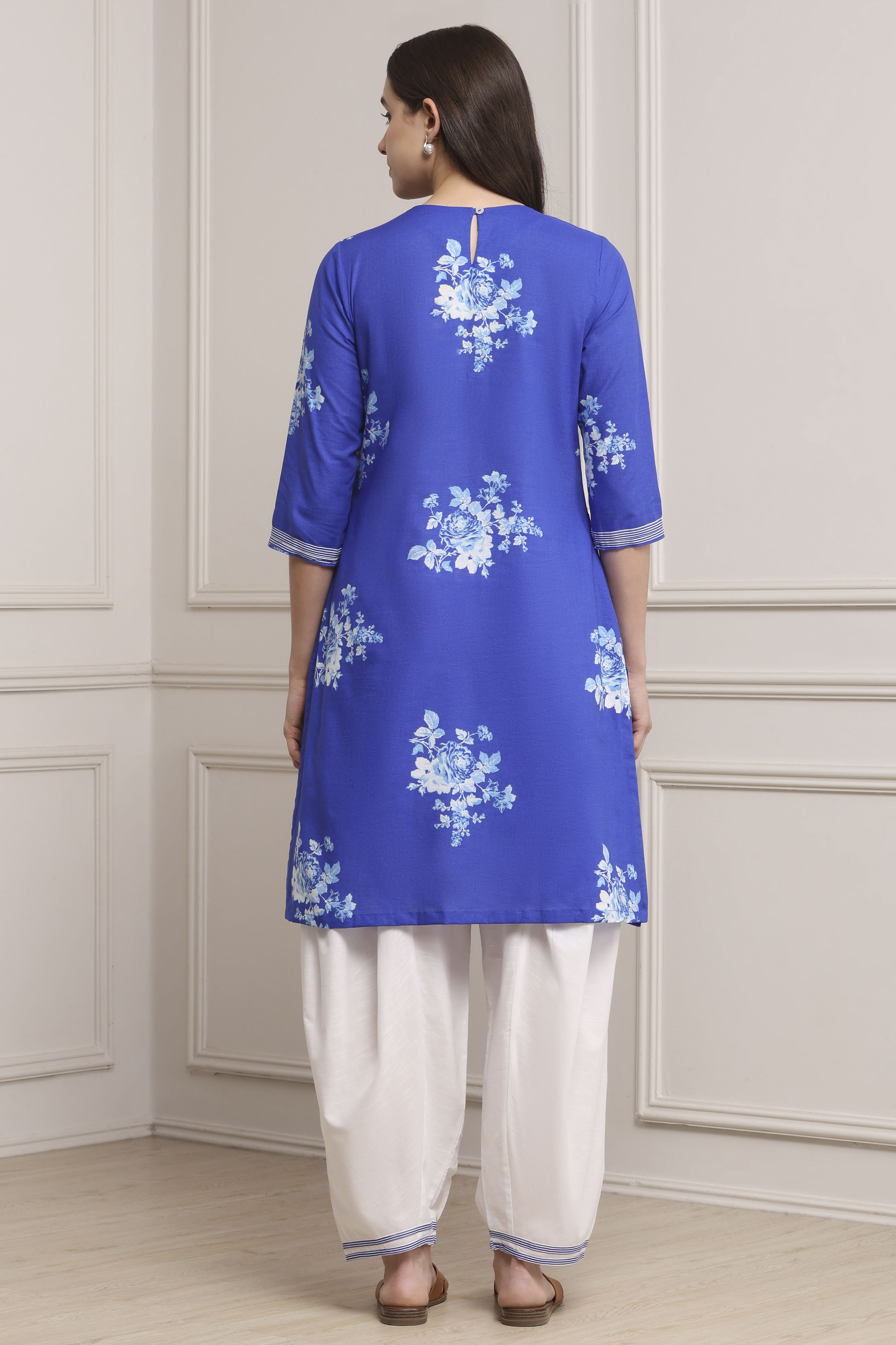 Blue Cotton Straight Suit Set image number 4