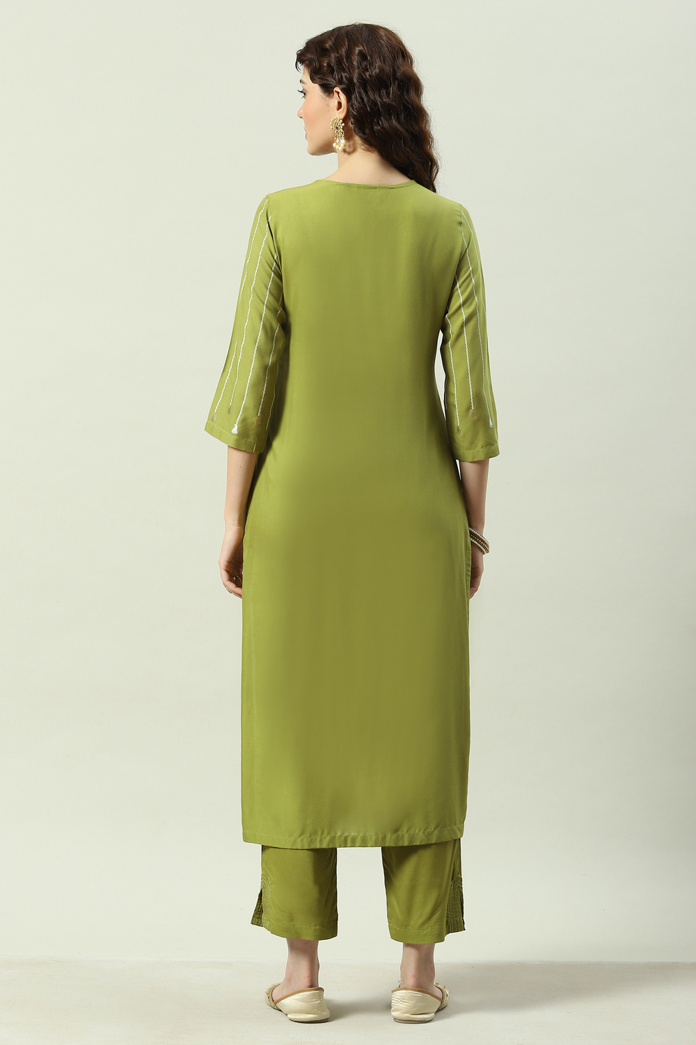 Plum Printed Rayon Straight Kurta Regular Pants Suit Set image number 4