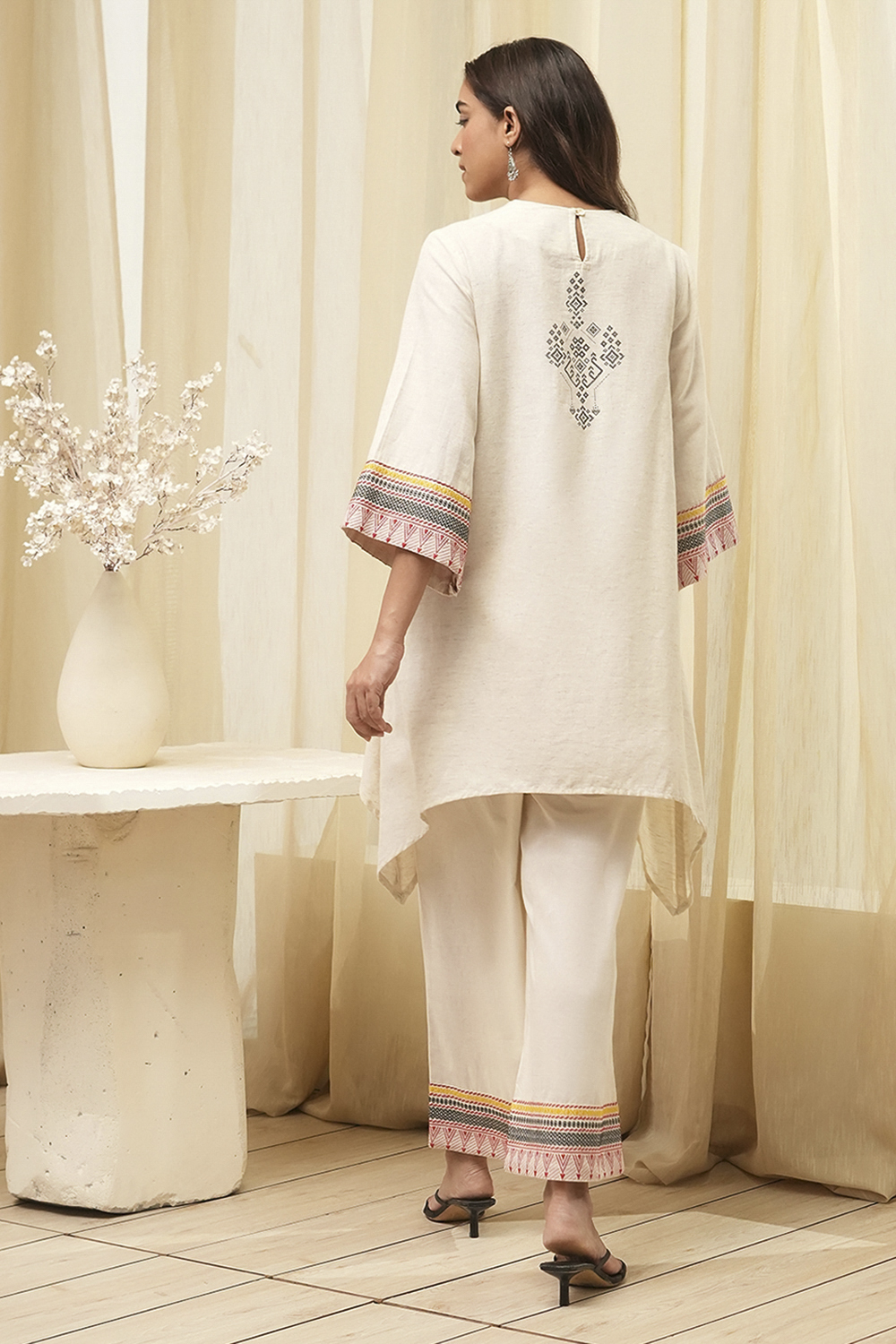 Off-White Cotton Asymmetric Co-ord Set image number 4