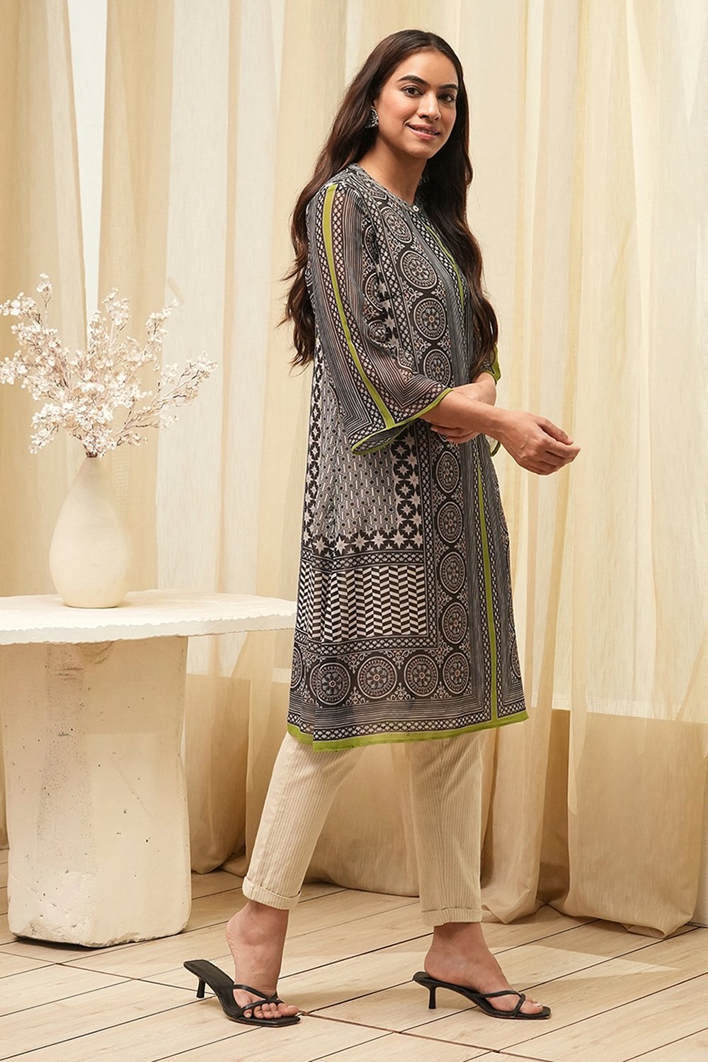 Black Printed Straight Kurta image number 4