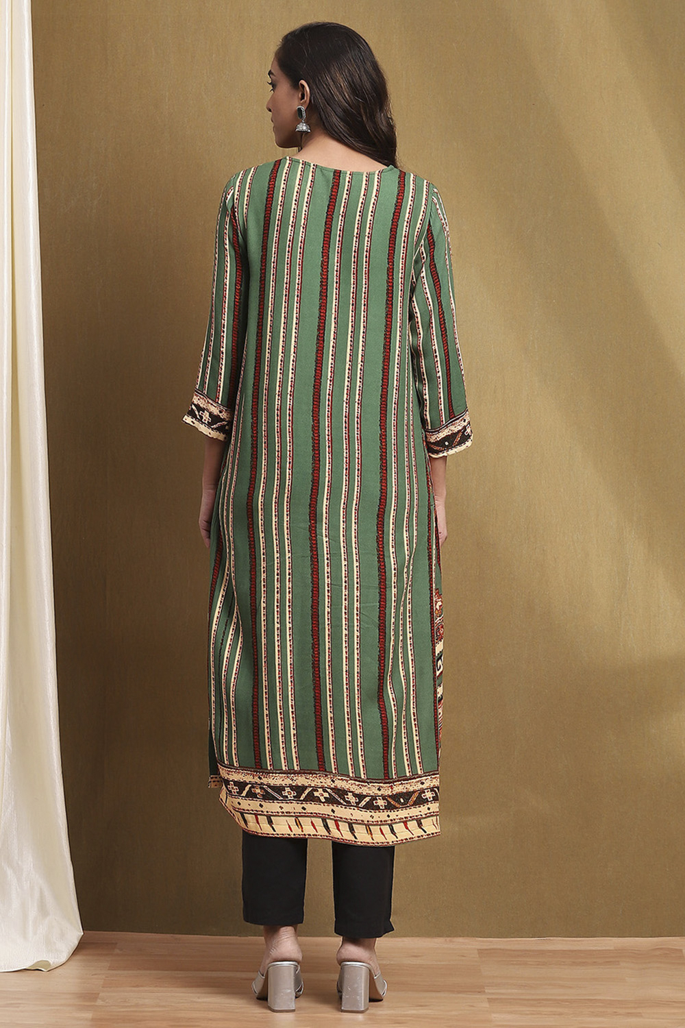 Rust and Green Hand-Block Printed Straight Kurta image number 3