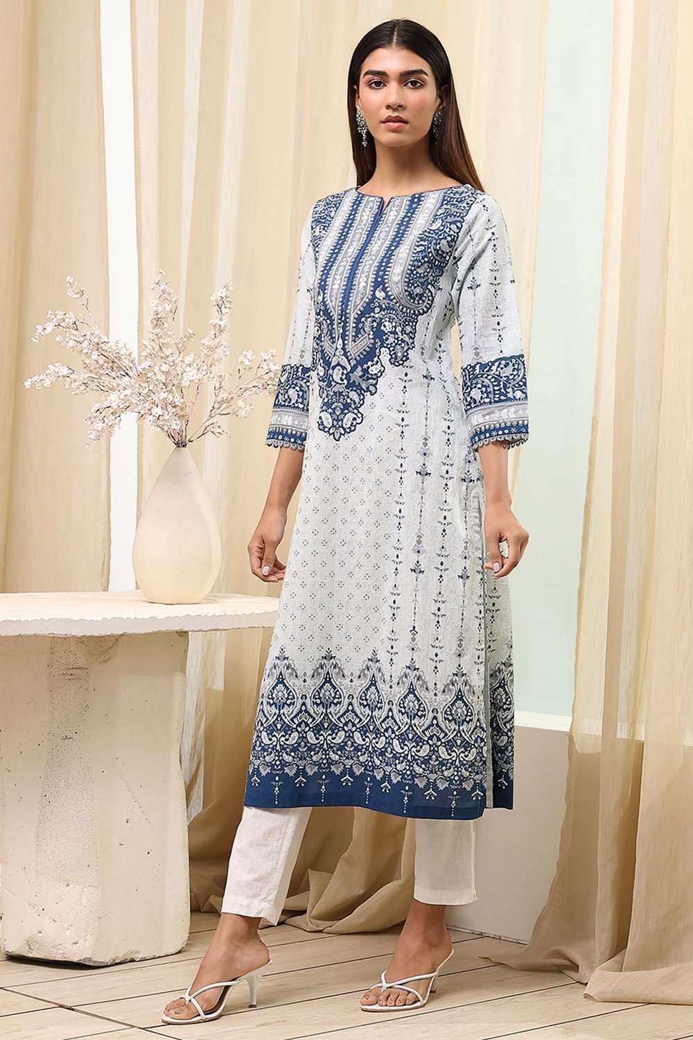 Blue Cotton Straight Printed Kurta image number 2