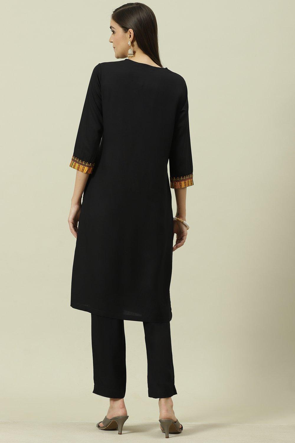 Black Solid LIVA Straight Kurta Regular Pant Suit Set image number 4