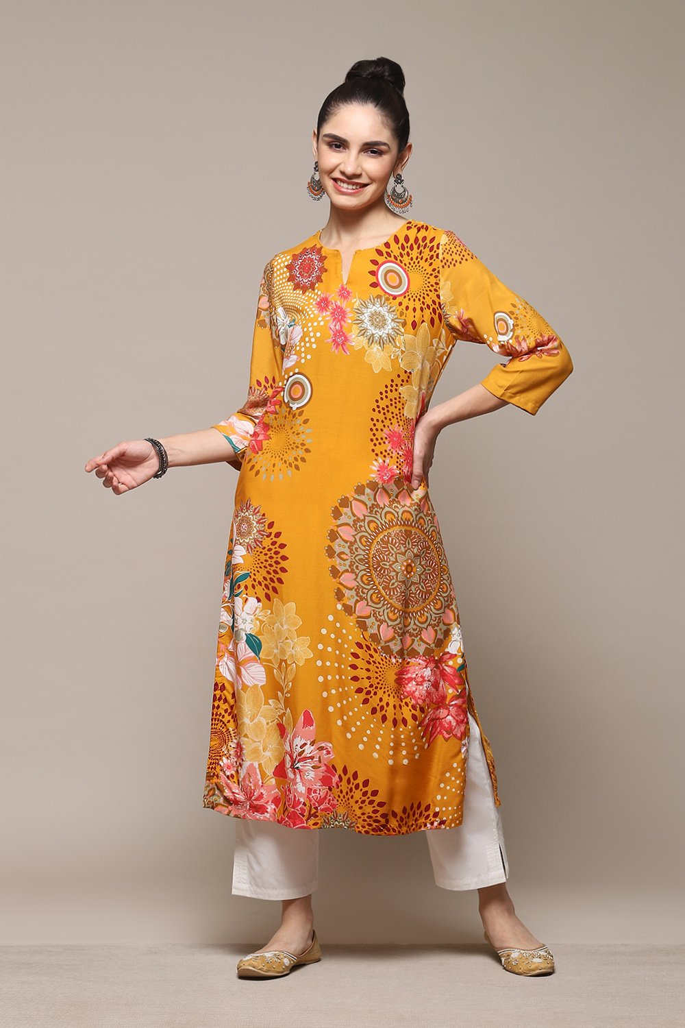 Yellow LIVA Straight Printed Kurta image number 0