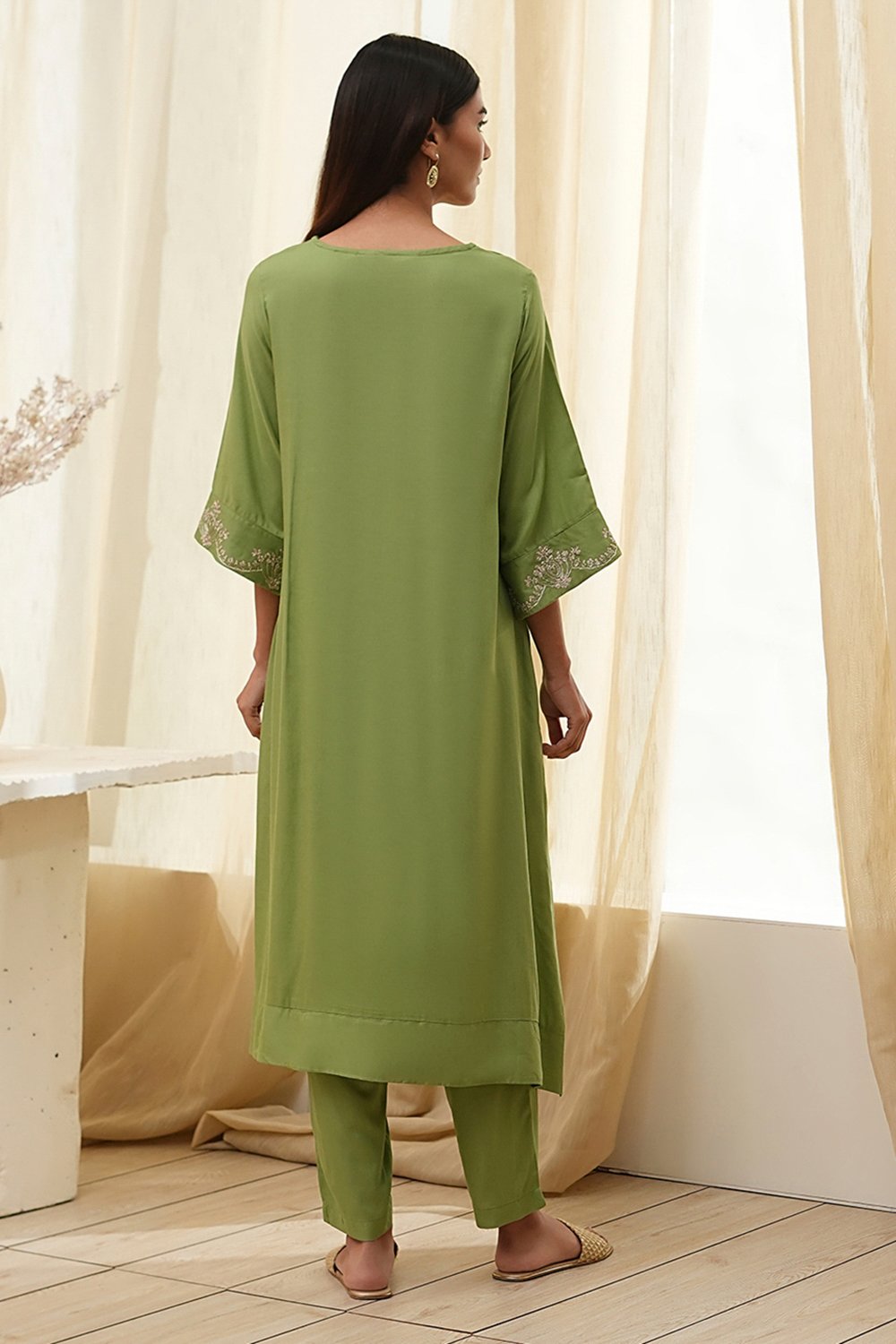 Green Solid A-Line Suit Set image number 4