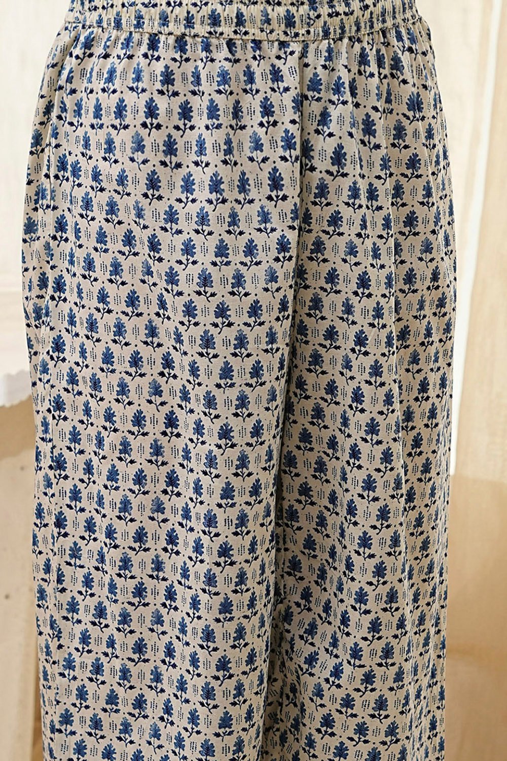 Off-White Cotton Printed Straight Suit Set image number 2