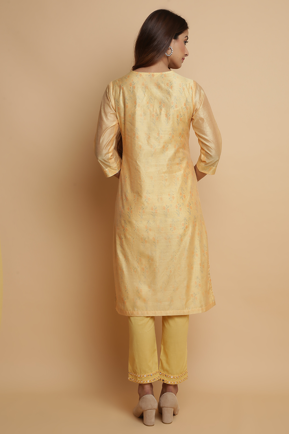Off White Art Silk Straight Kurta Regular Pant Suit Set image number 6