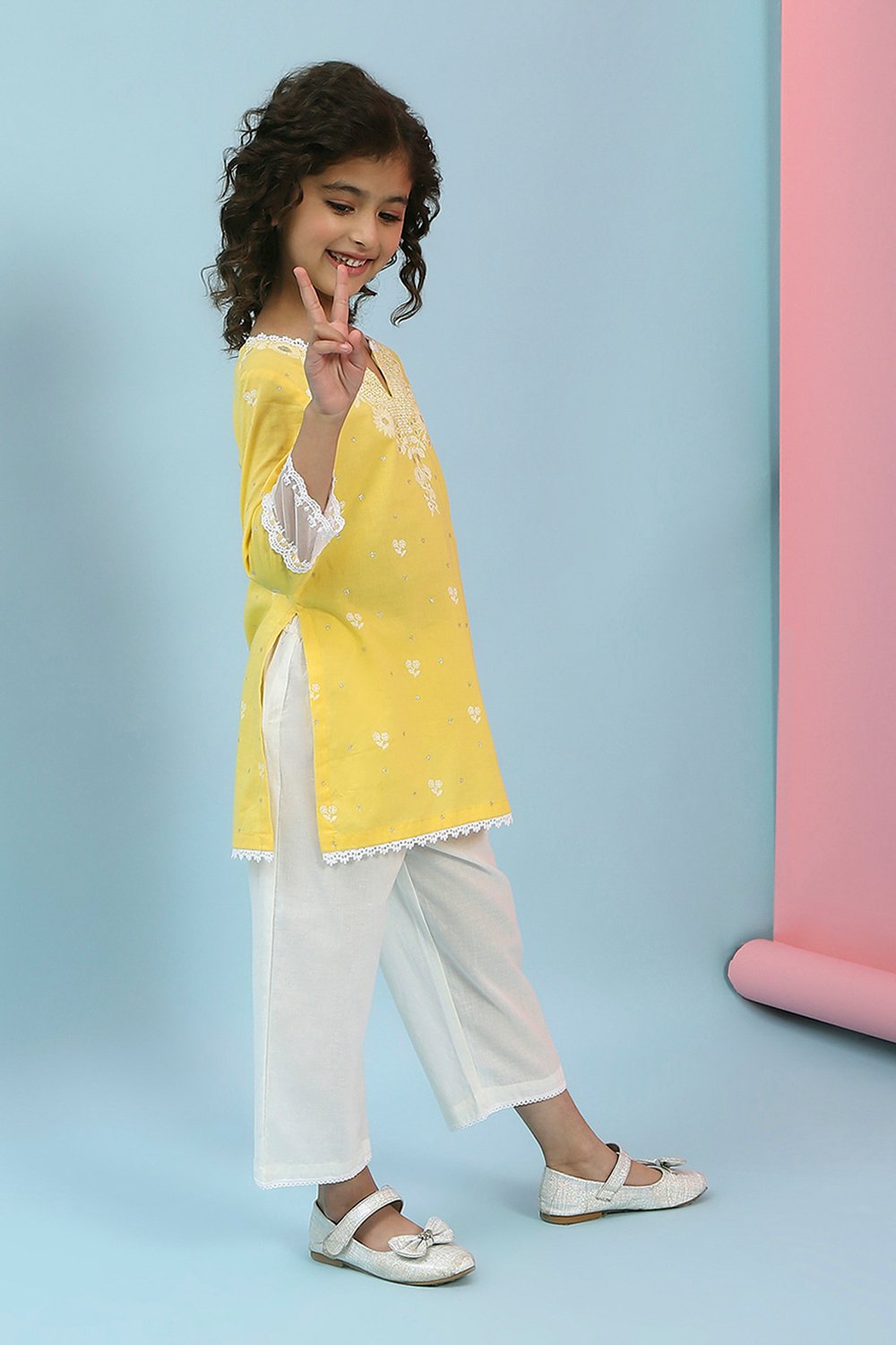 Yellow and White Cotton Printed Kurta Set image number 5