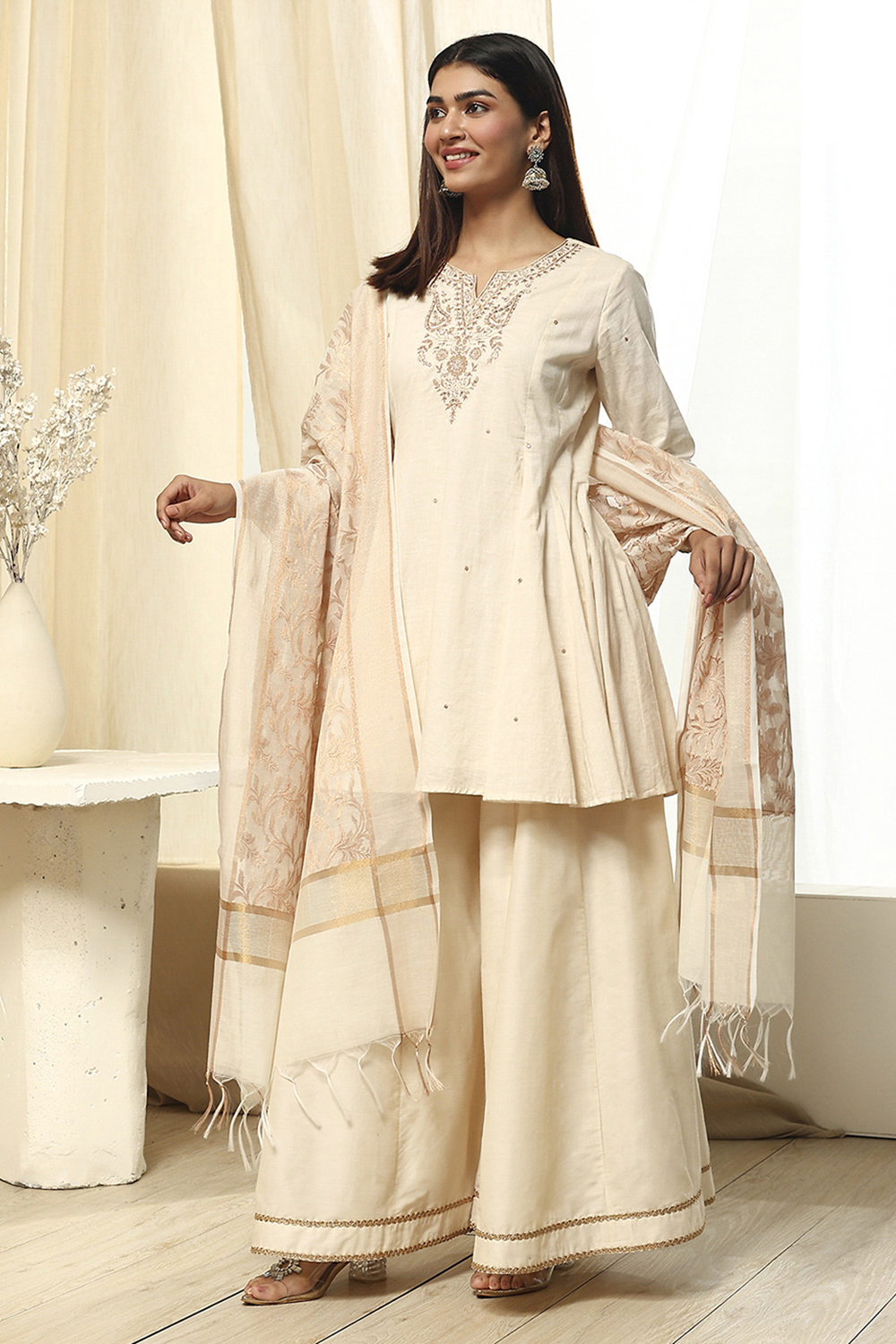 Off-White Embroidered Kalidar Suit Set image number 3
