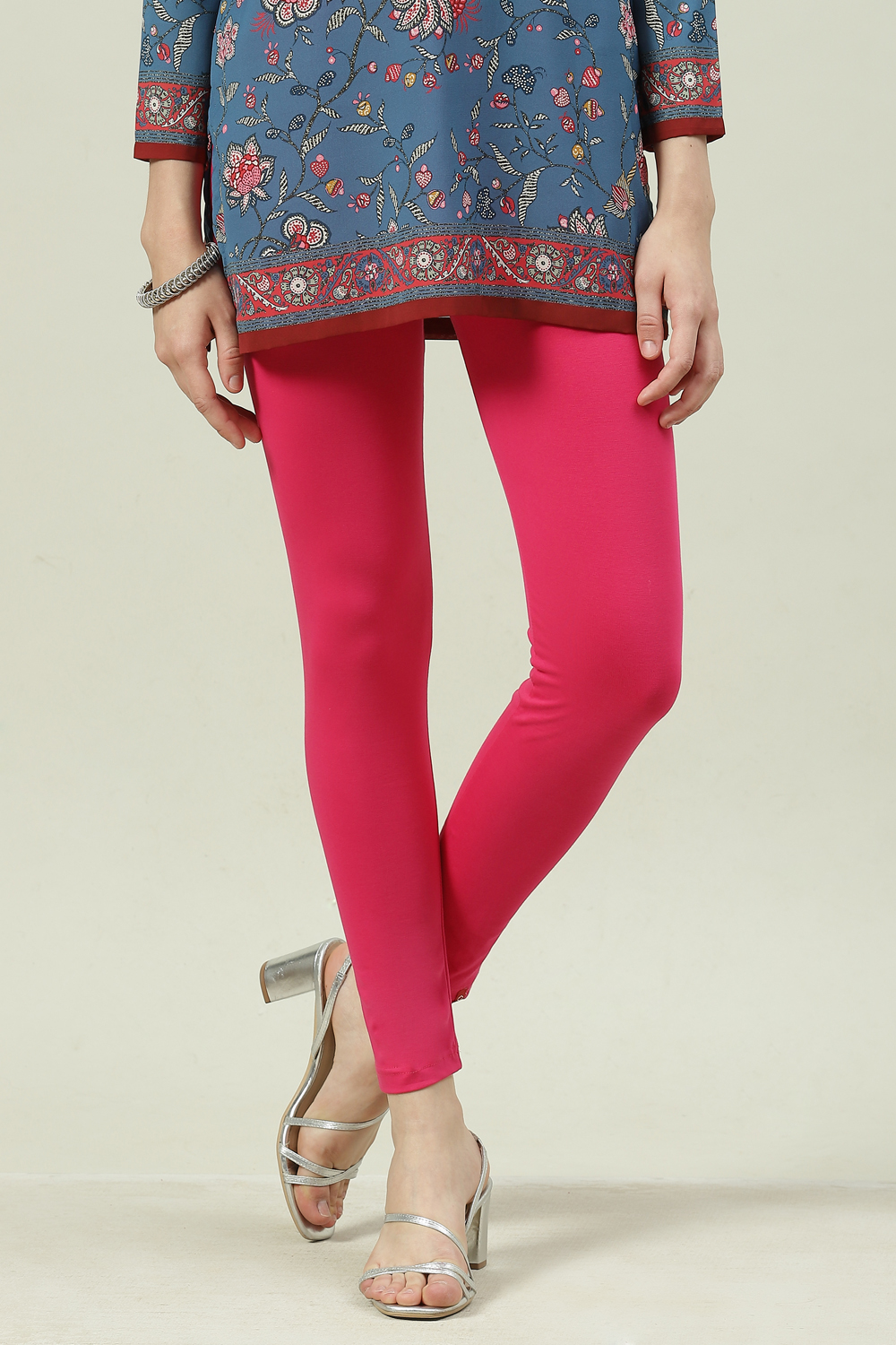 Black Cotton Blend Solid Leggings image number 0