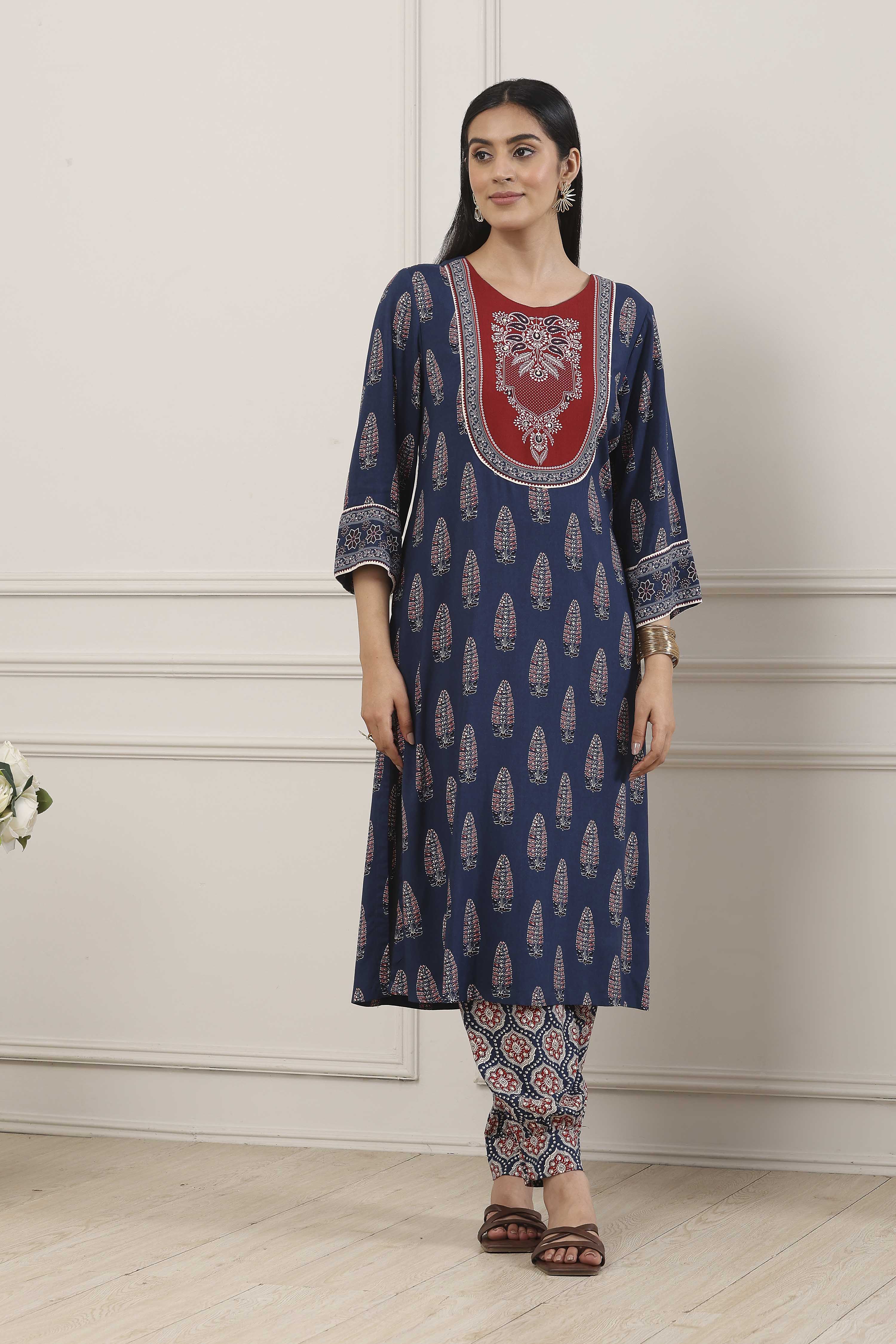 Blue Viscose Rayon Straight Kurta Pants Set image number 6